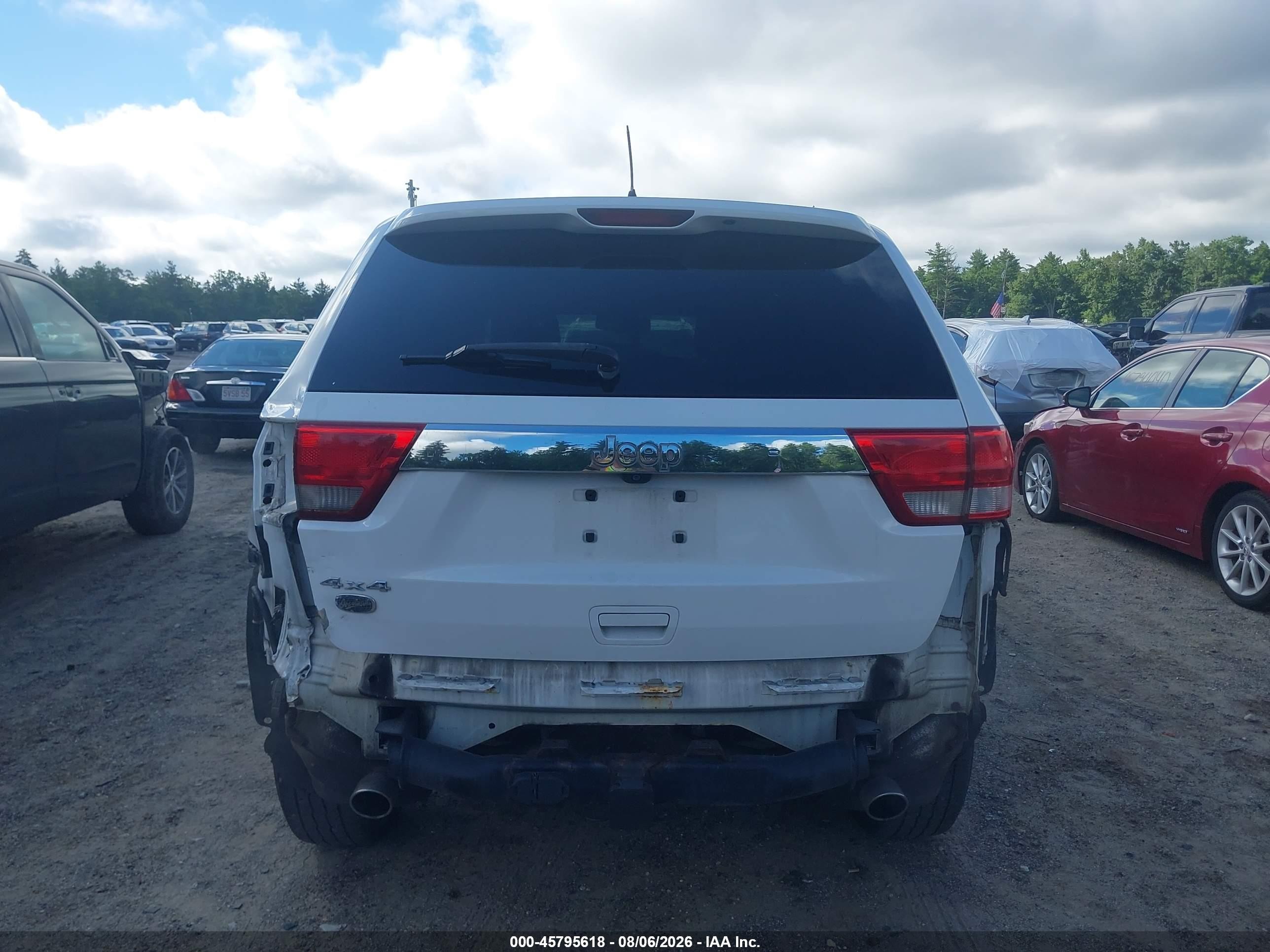 2013 Jeep Grand Cherokee Overland White vin: 1C4RJFCT1DC603265