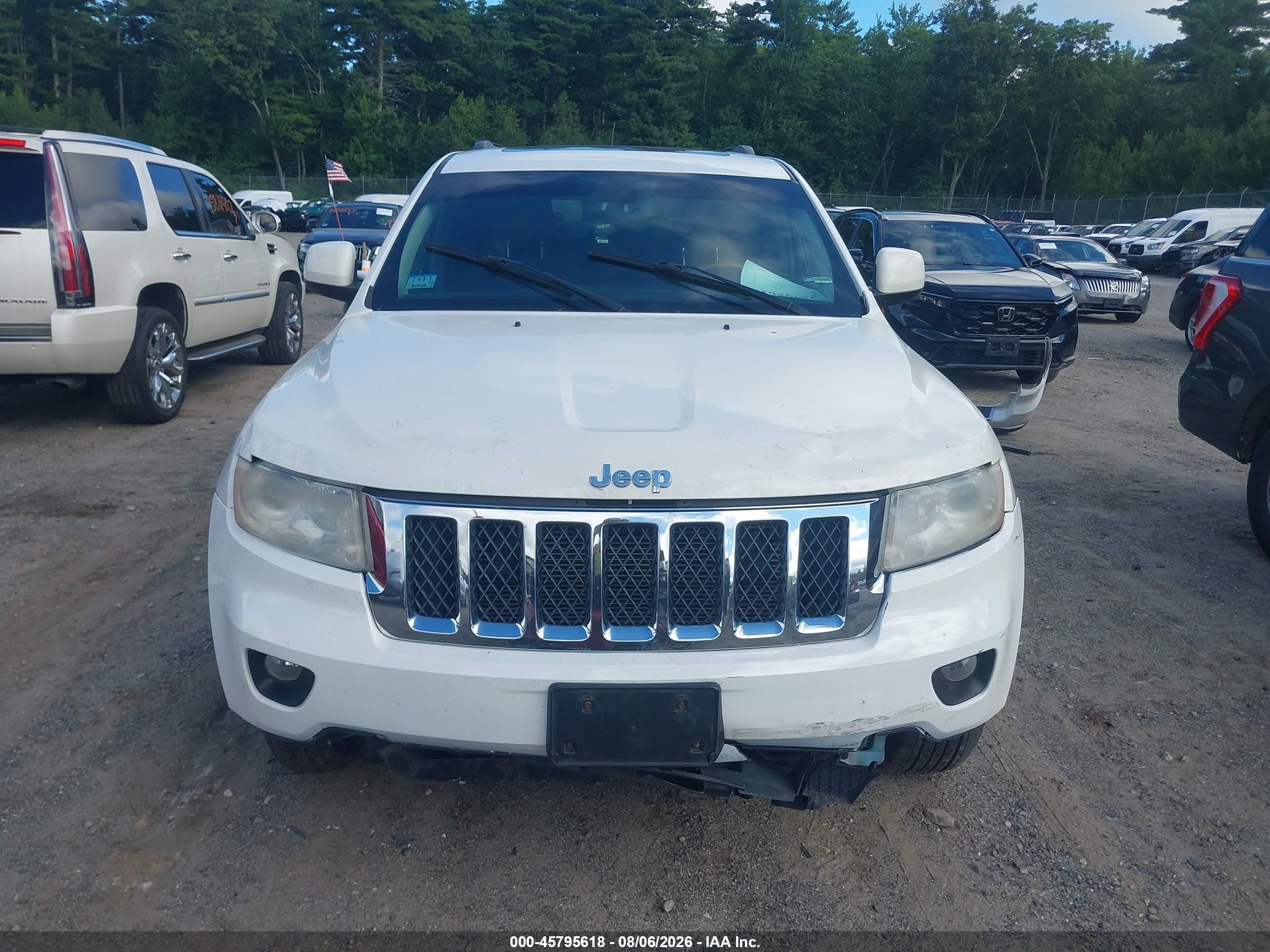 2013 Jeep Grand Cherokee Overland White vin: 1C4RJFCT1DC603265