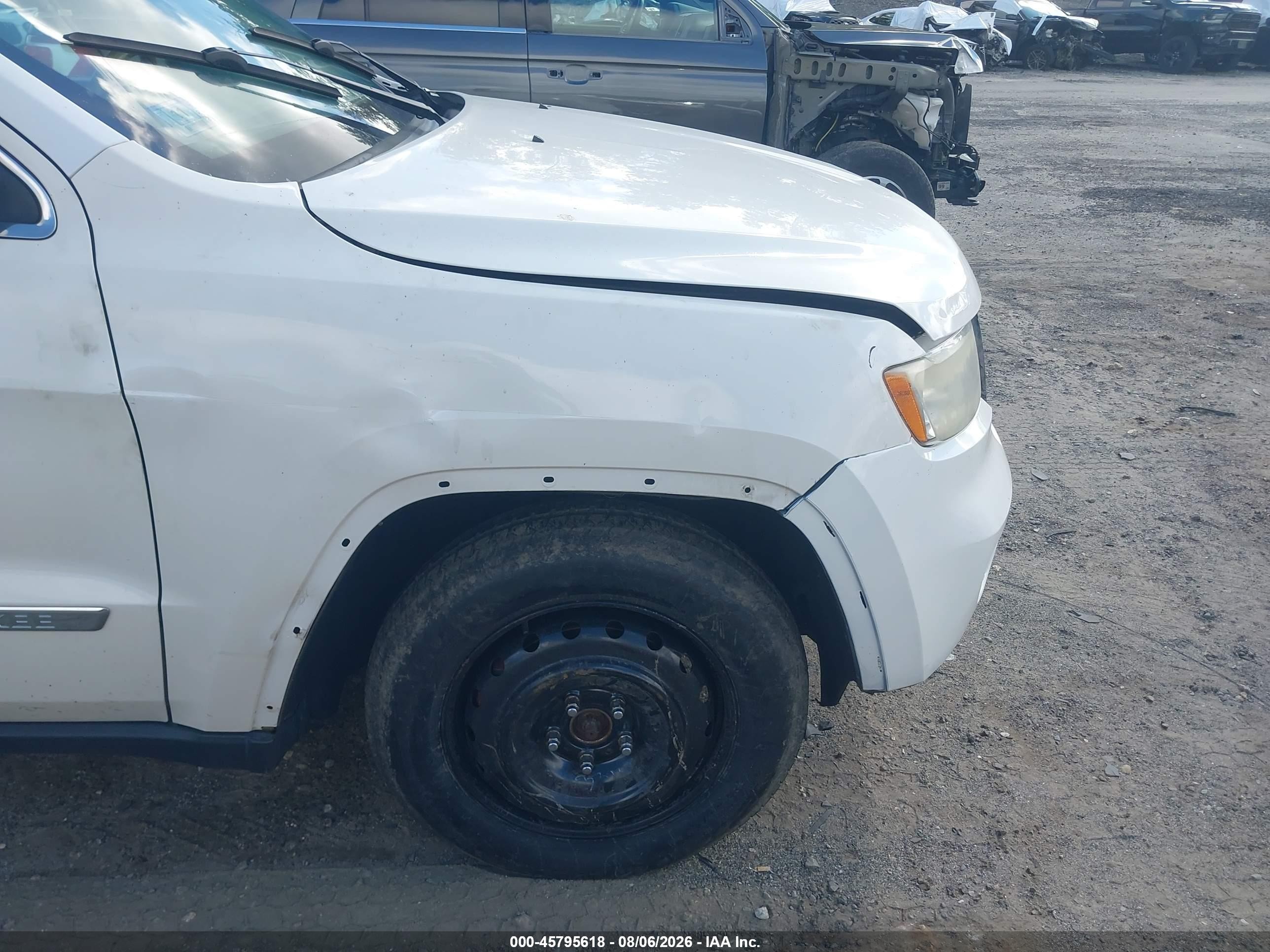 2013 Jeep Grand Cherokee Overland White vin: 1C4RJFCT1DC603265