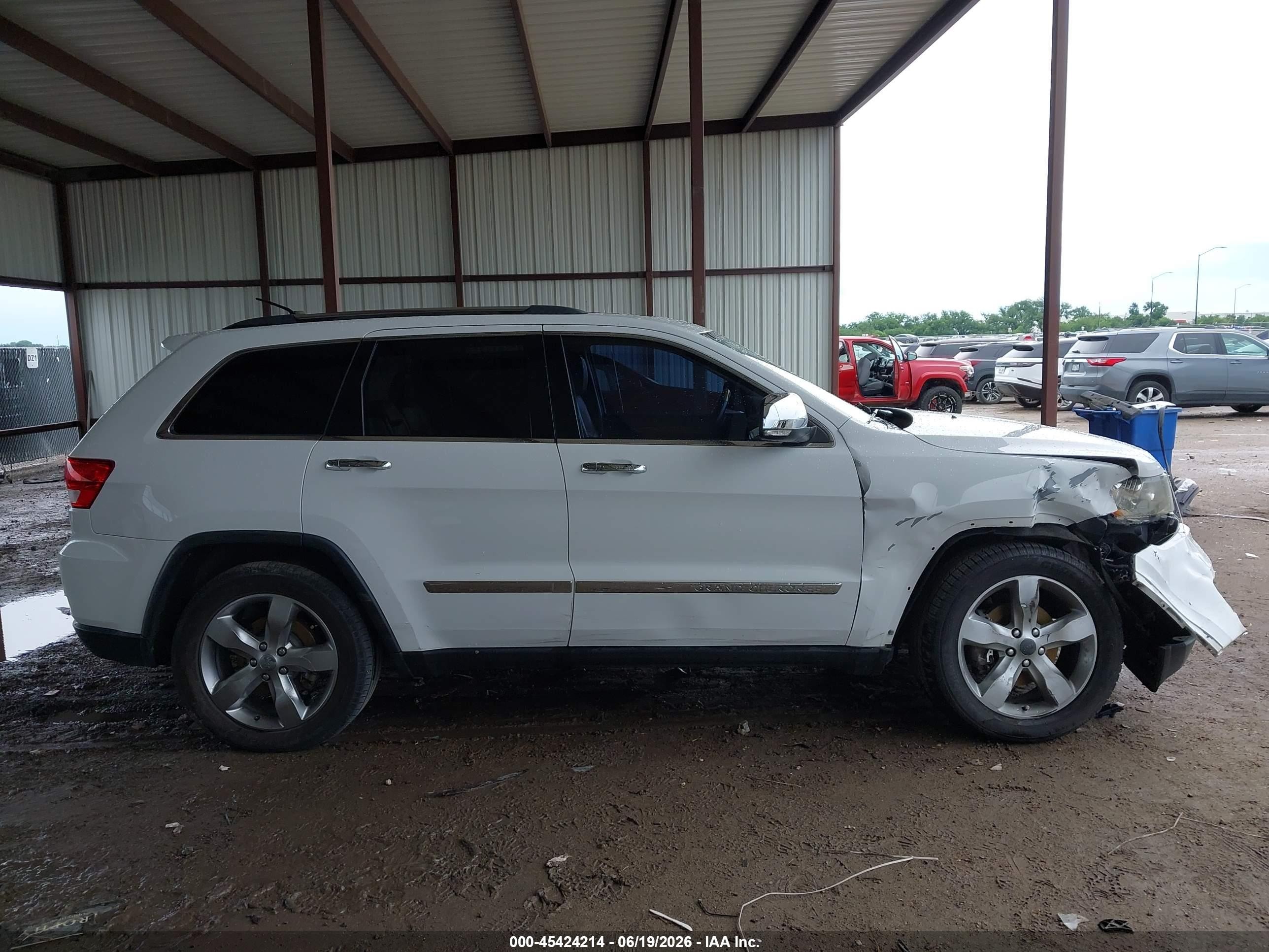 2013 Jeep Grand Cherokee Overland Белый vin: 1C4RJFCT1DC646472