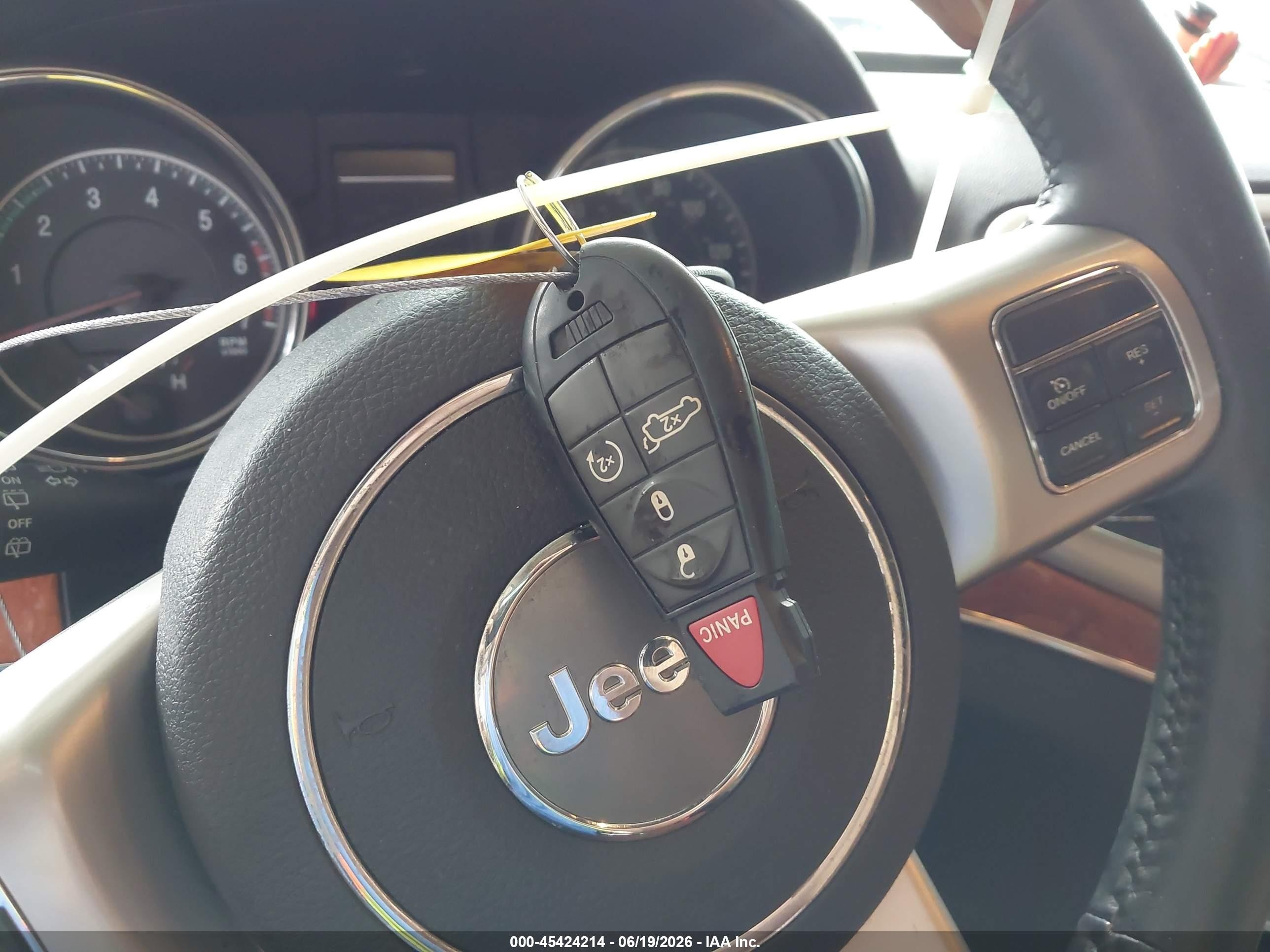2013 Jeep Grand Cherokee Overland Белый vin: 1C4RJFCT1DC646472