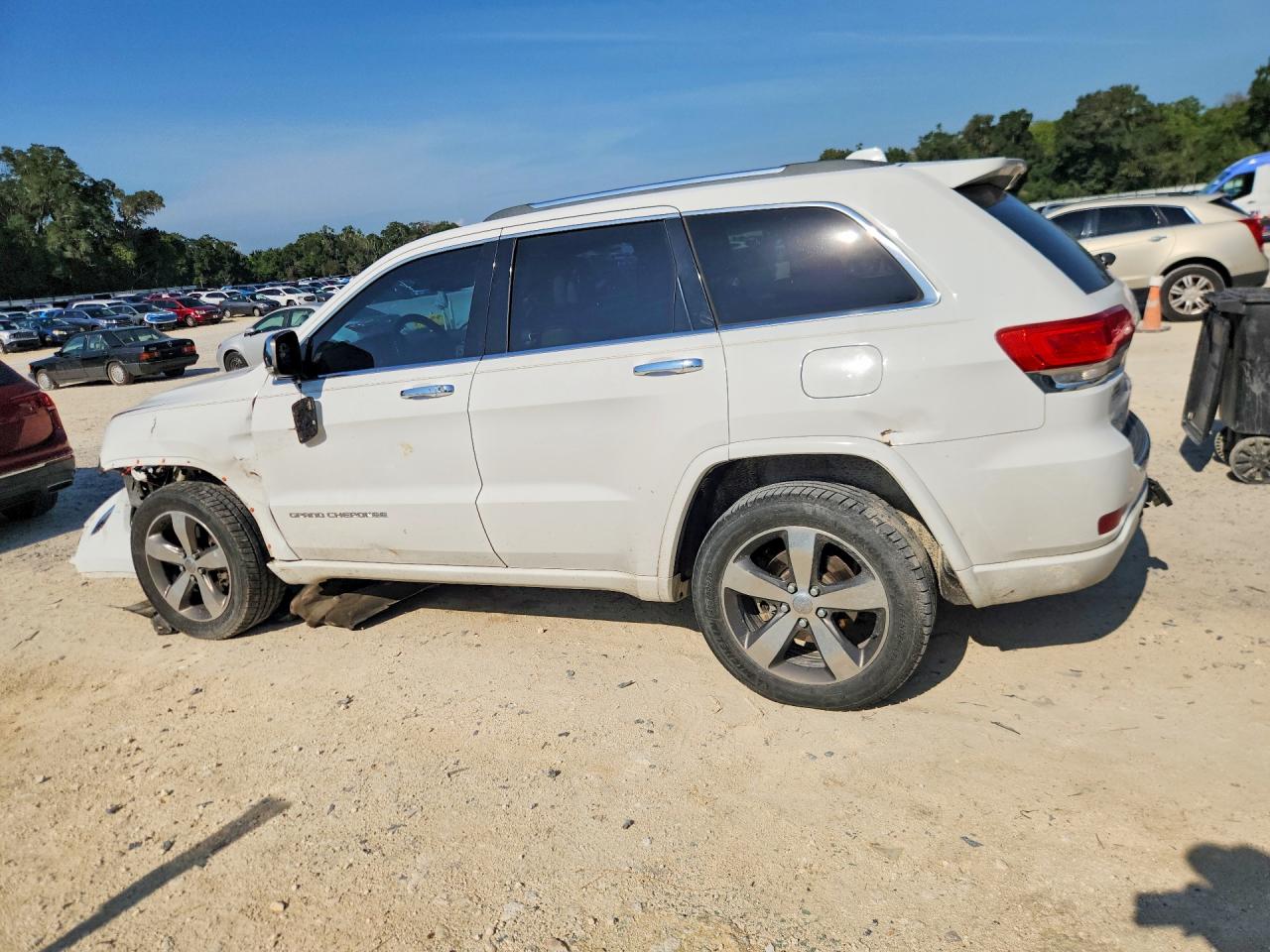 2015 Jeep Grand Cherokee Overland White vin: 1C4RJFCT1FC757378