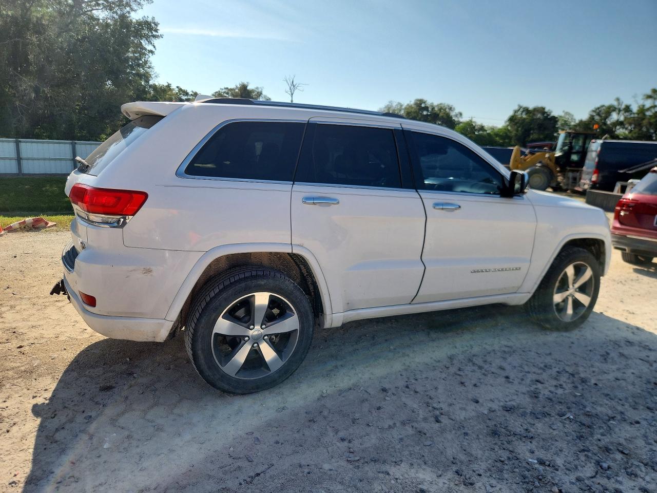 2015 Jeep Grand Cherokee Overland White vin: 1C4RJFCT1FC757378