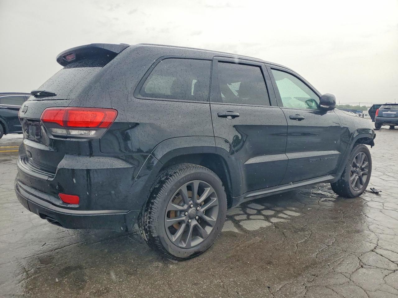 2018 Jeep Grand Cherokee Overland Black vin: 1C4RJFCT1JC244527