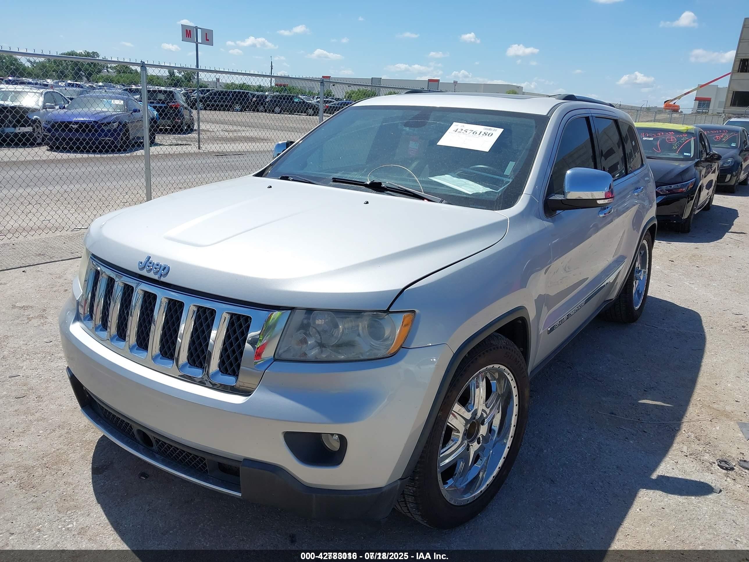 2013 Jeep Grand Cherokee Overland Silver vin: 1C4RJFCT2DC524008