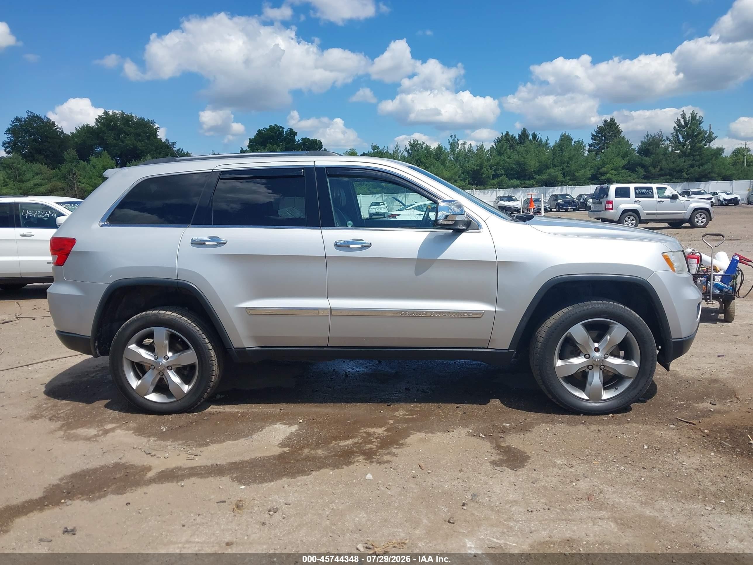 2013 Jeep Grand Cherokee Overland Silver vin: 1C4RJFCT2DC525000