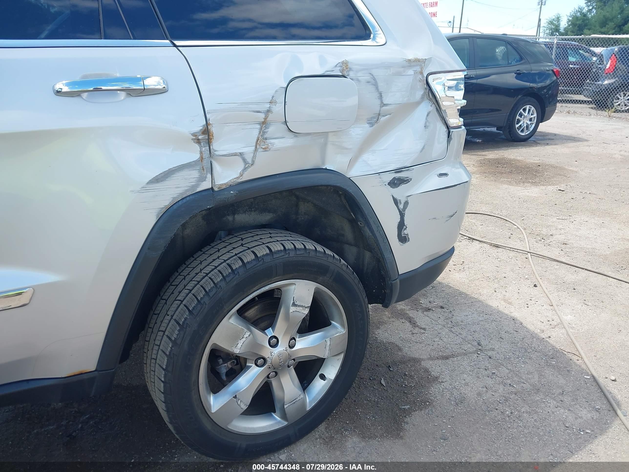 2013 Jeep Grand Cherokee Overland Silver vin: 1C4RJFCT2DC525000