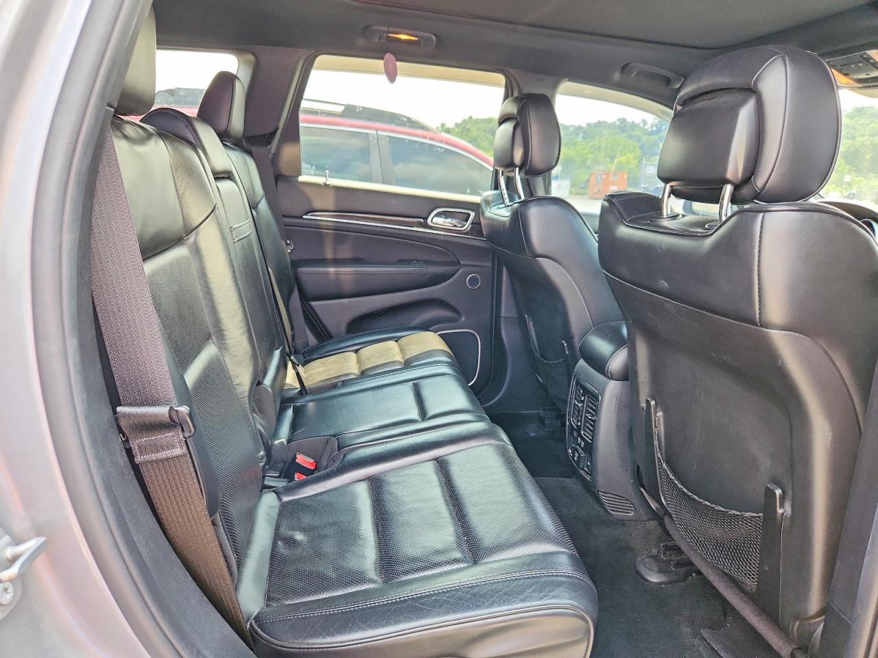 2015 Jeep Grand Cherokee Overland Silver vin: 1C4RJFCT2FC106356