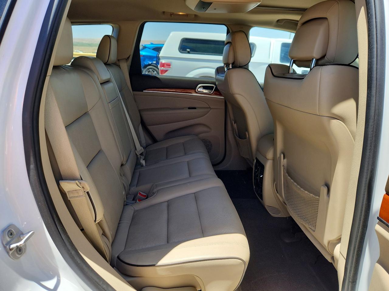 2013 Jeep Grand Cherokee Overland White vin: 1C4RJFCT3DC596576