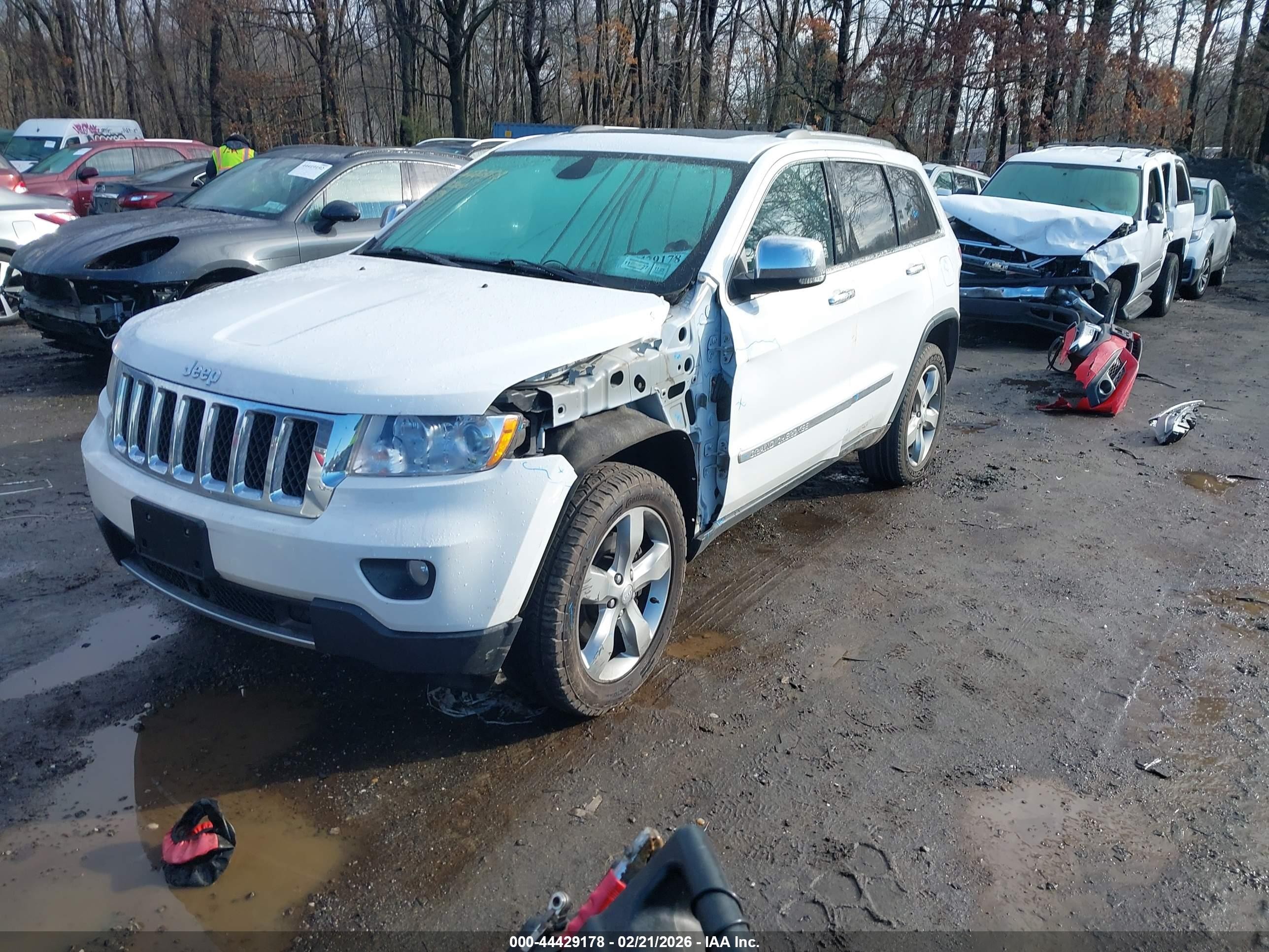 2013 Jeep Grand Cherokee Overland White vin: 1C4RJFCT3DC620603