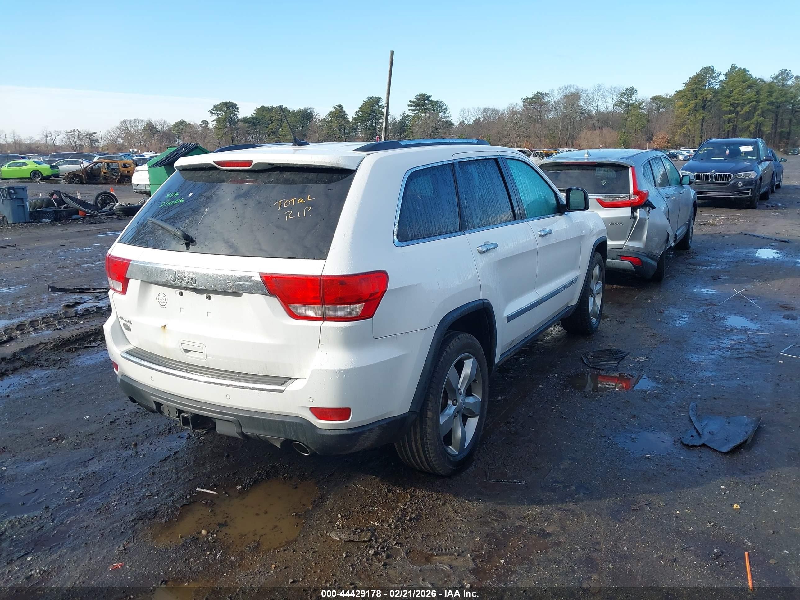 2013 Jeep Grand Cherokee Overland White vin: 1C4RJFCT3DC620603