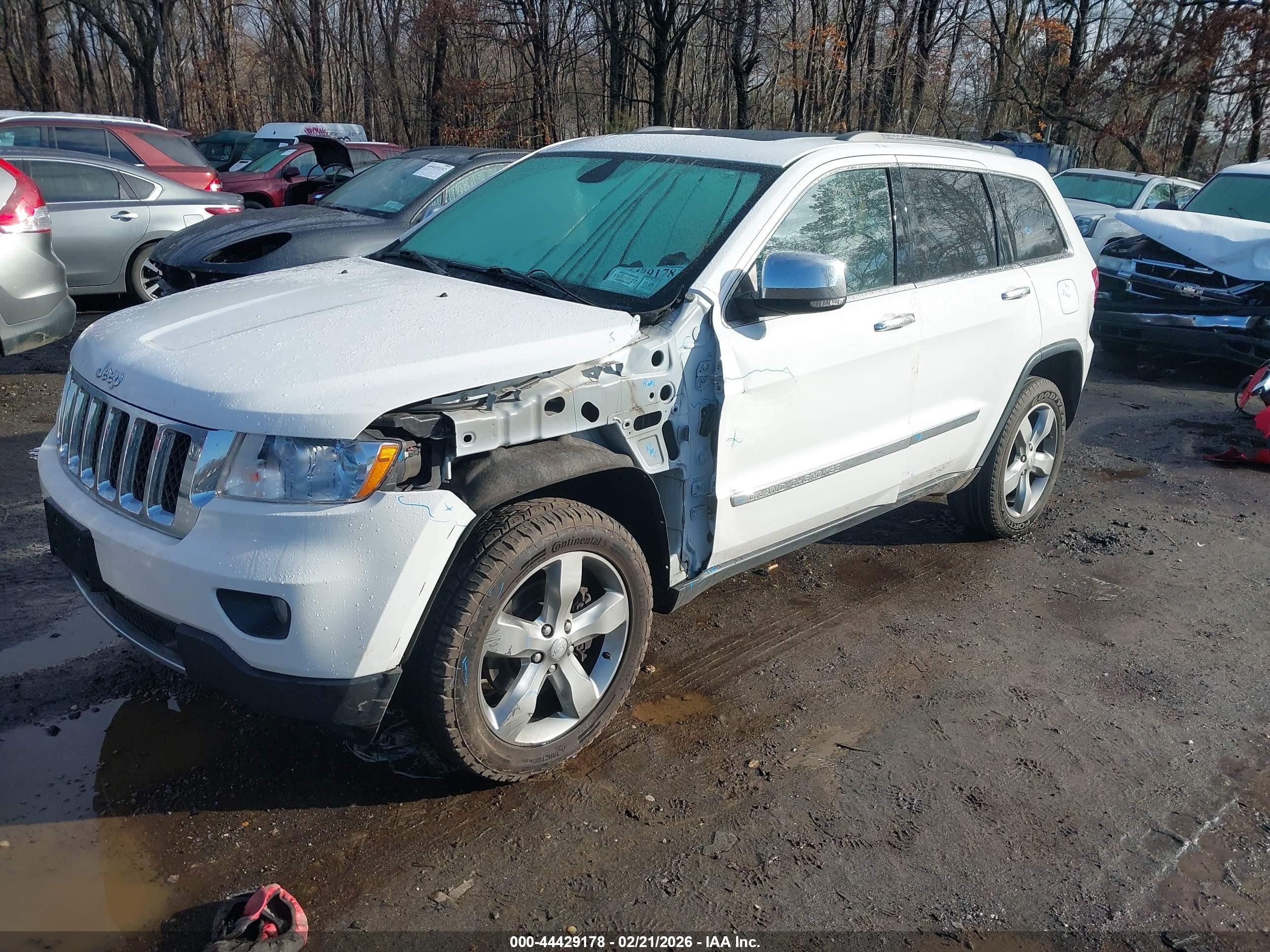 2013 Jeep Grand Cherokee Overland White vin: 1C4RJFCT3DC620603