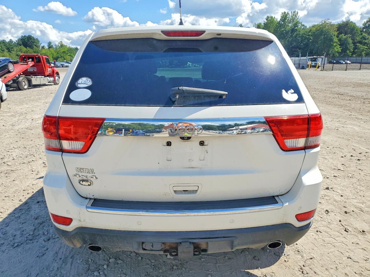 2012 Jeep Grand Cherokee Overland White vin: 1C4RJFCT4CC106371