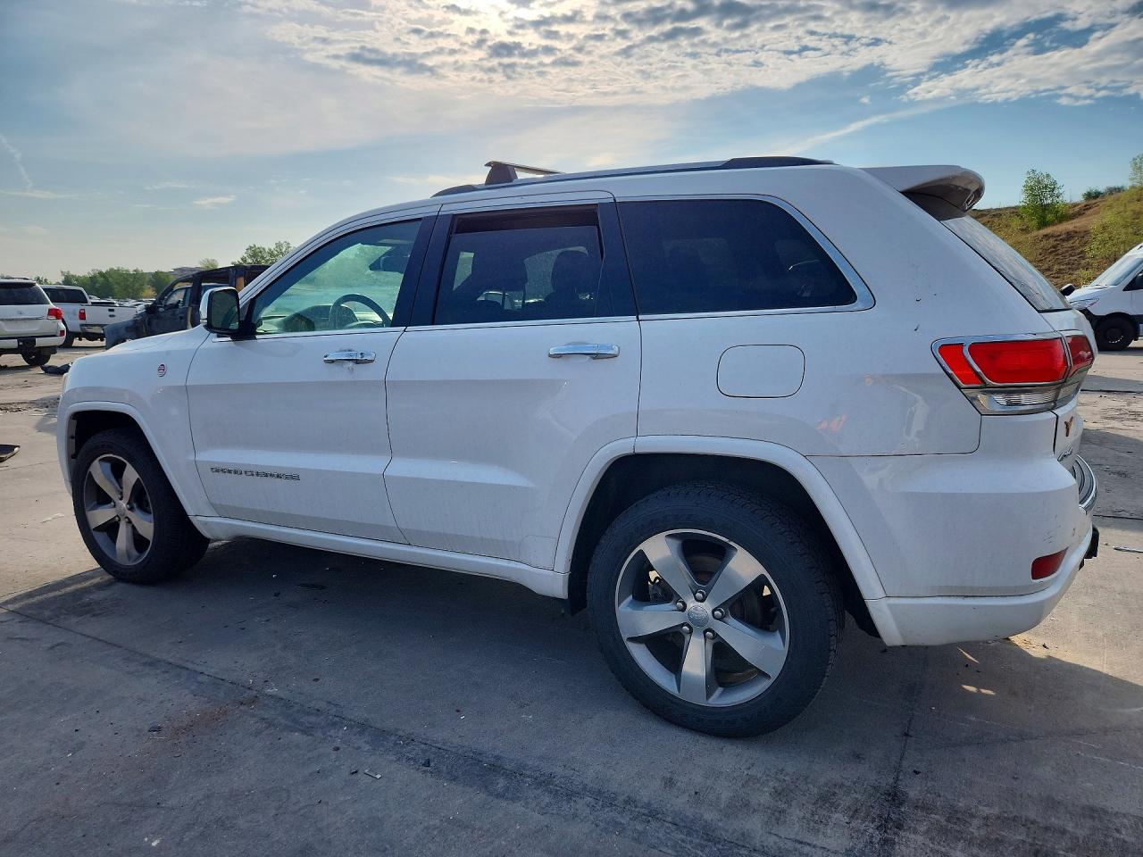 2014 Jeep Grand Cherokee Overland White vin: 1C4RJFCT4EC105515