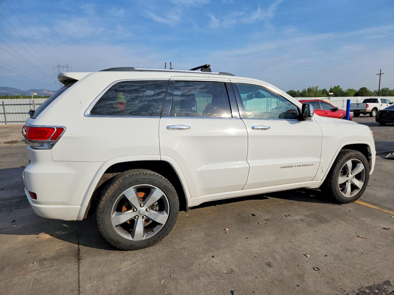 2014 Jeep Grand Cherokee Overland White vin: 1C4RJFCT4EC105515