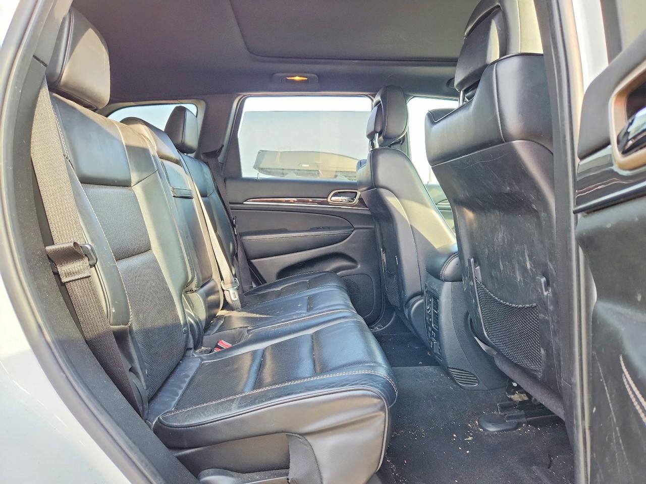 2014 Jeep Grand Cherokee Overland White vin: 1C4RJFCT4EC105515