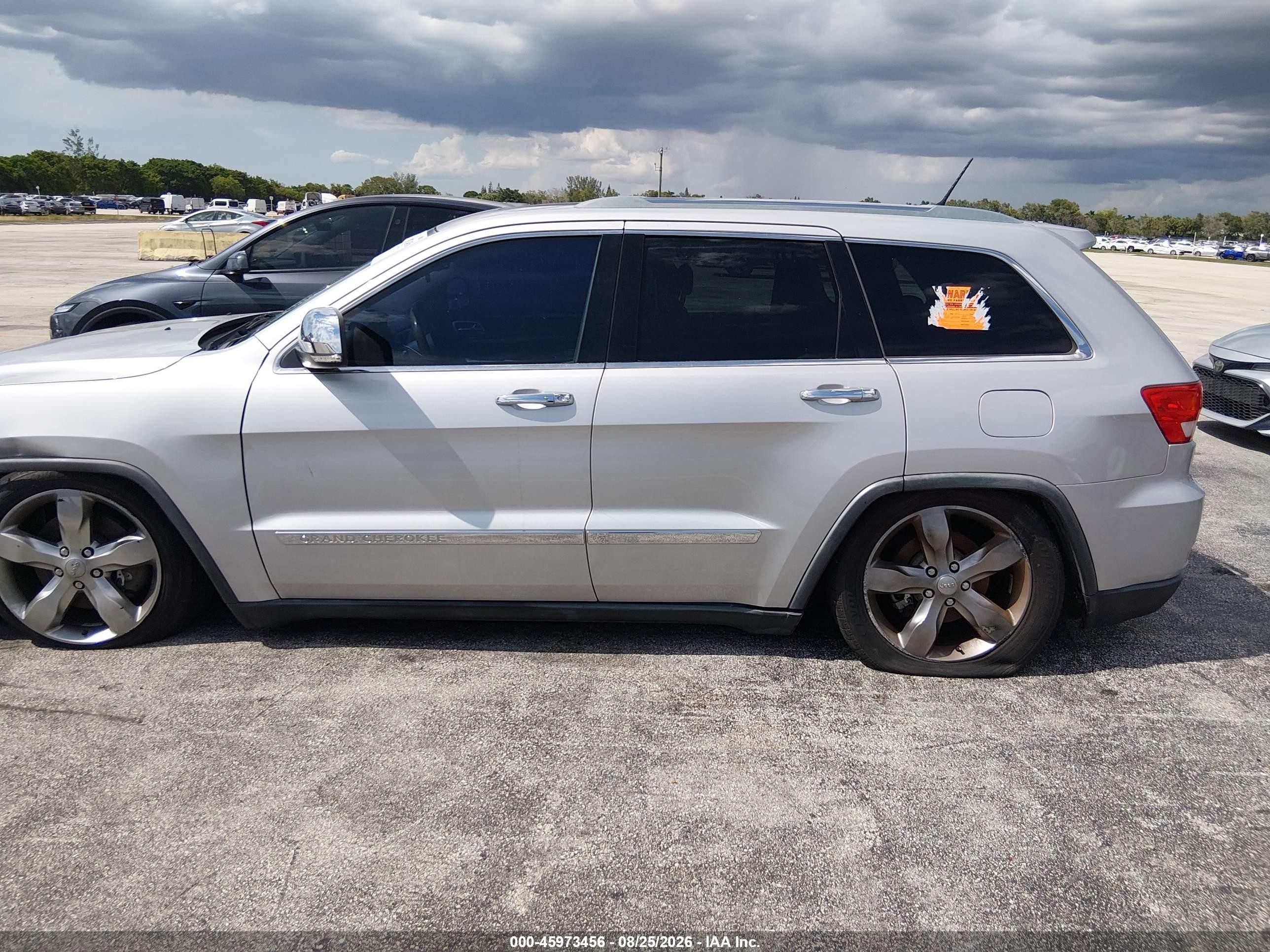 2012 Jeep Grand Cherokee Overland Серебряный vin: 1C4RJFCT5CC141646