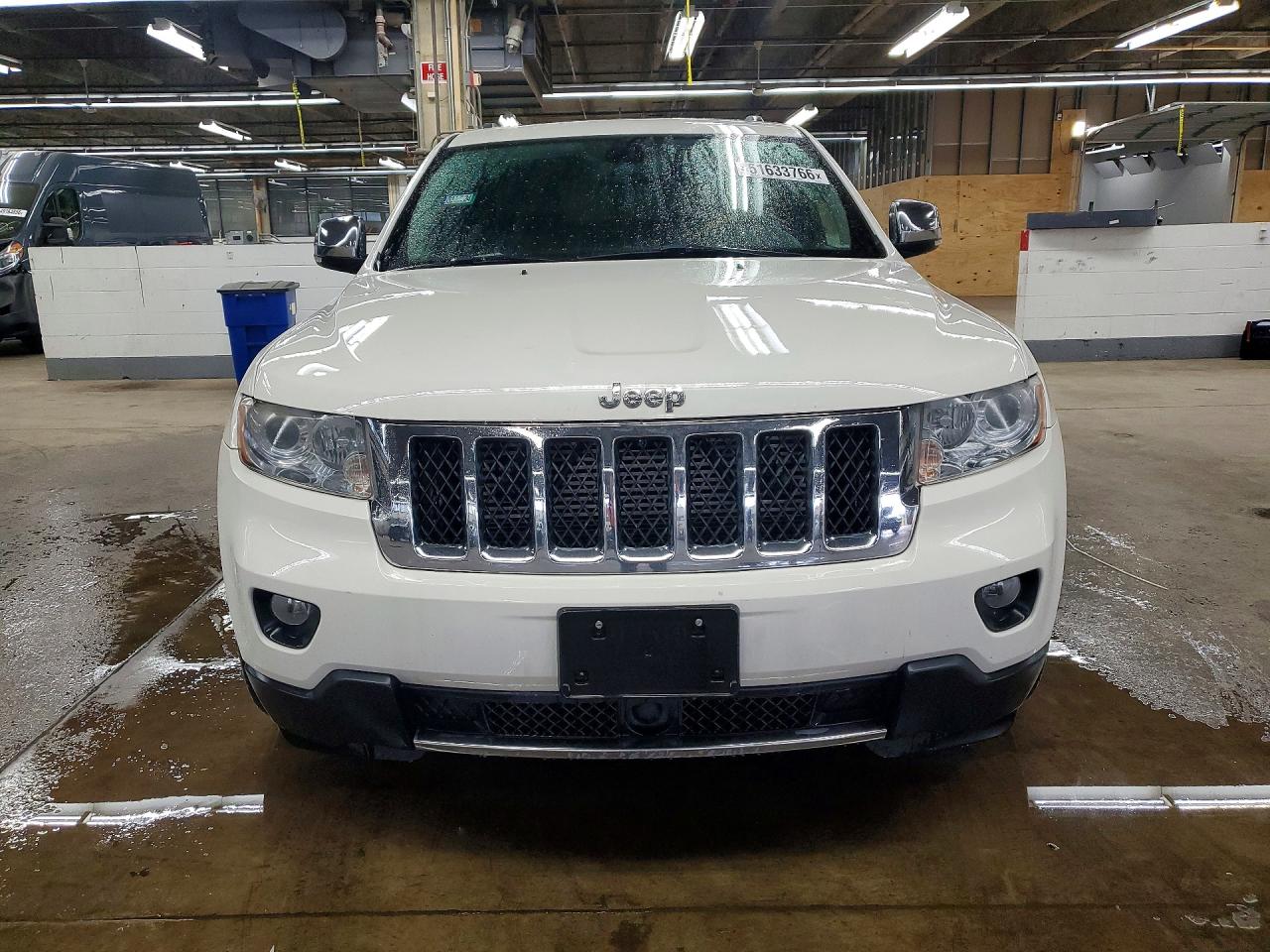 2012 Jeep Grand Cherokee Overland White vin: 1C4RJFCT5CC250754