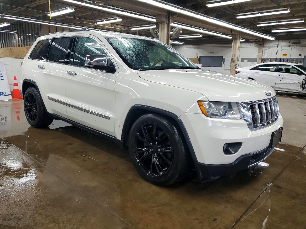 2012 Jeep Grand Cherokee Overland White vin: 1C4RJFCT5CC250754