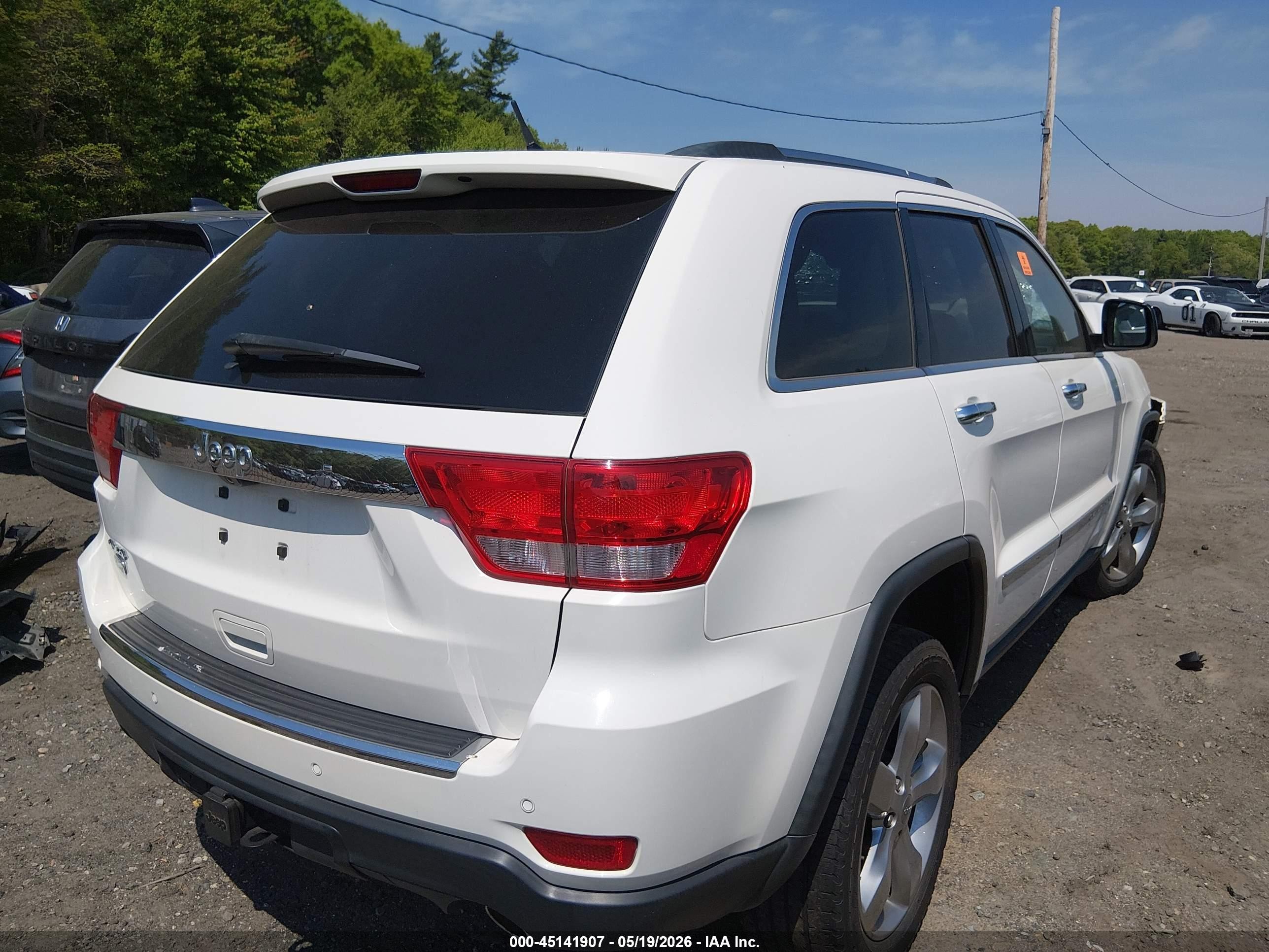 2012 Jeep Grand Cherokee Overland White vin: 1C4RJFCT6CC352421