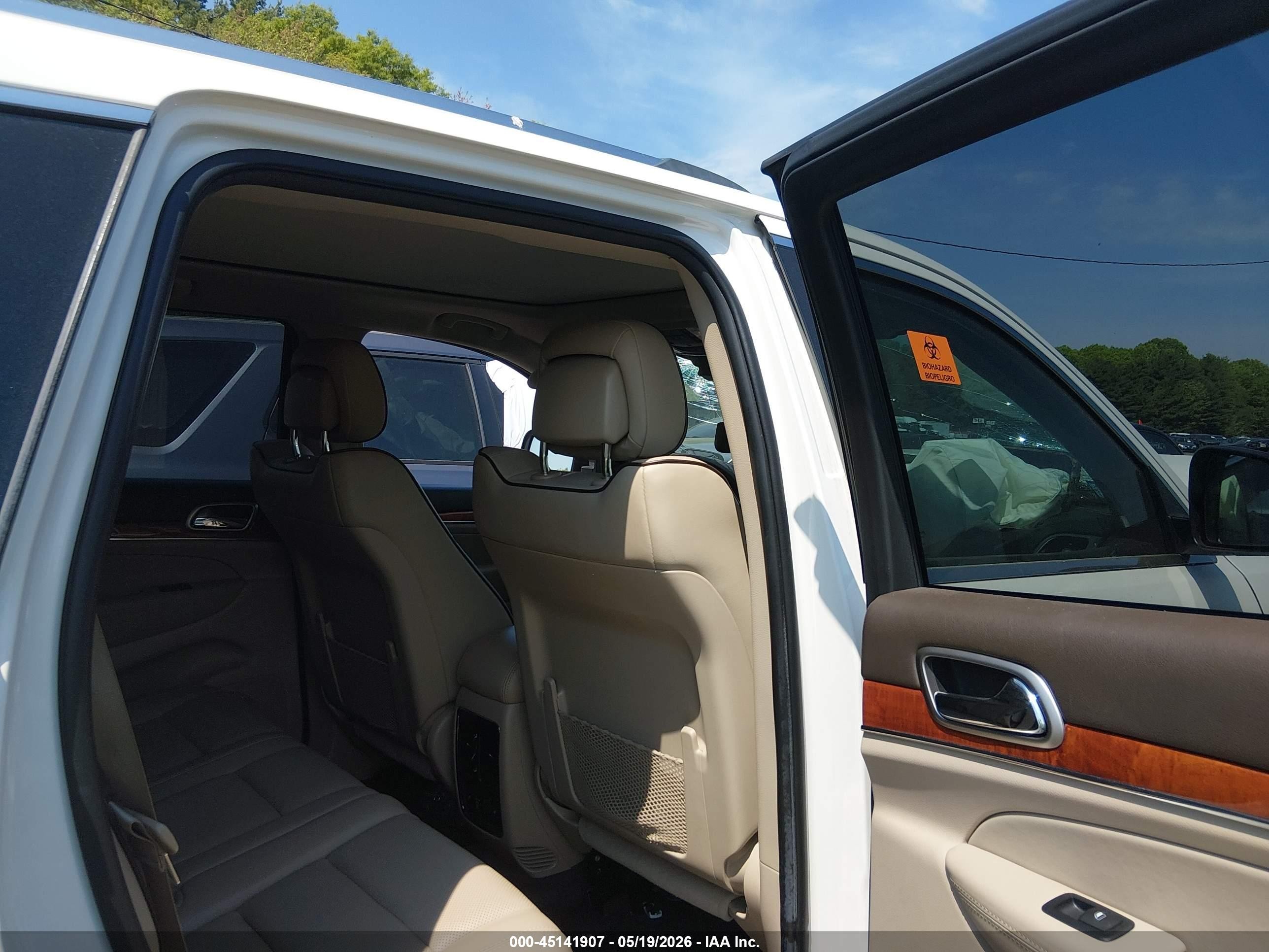 2012 Jeep Grand Cherokee Overland White vin: 1C4RJFCT6CC352421