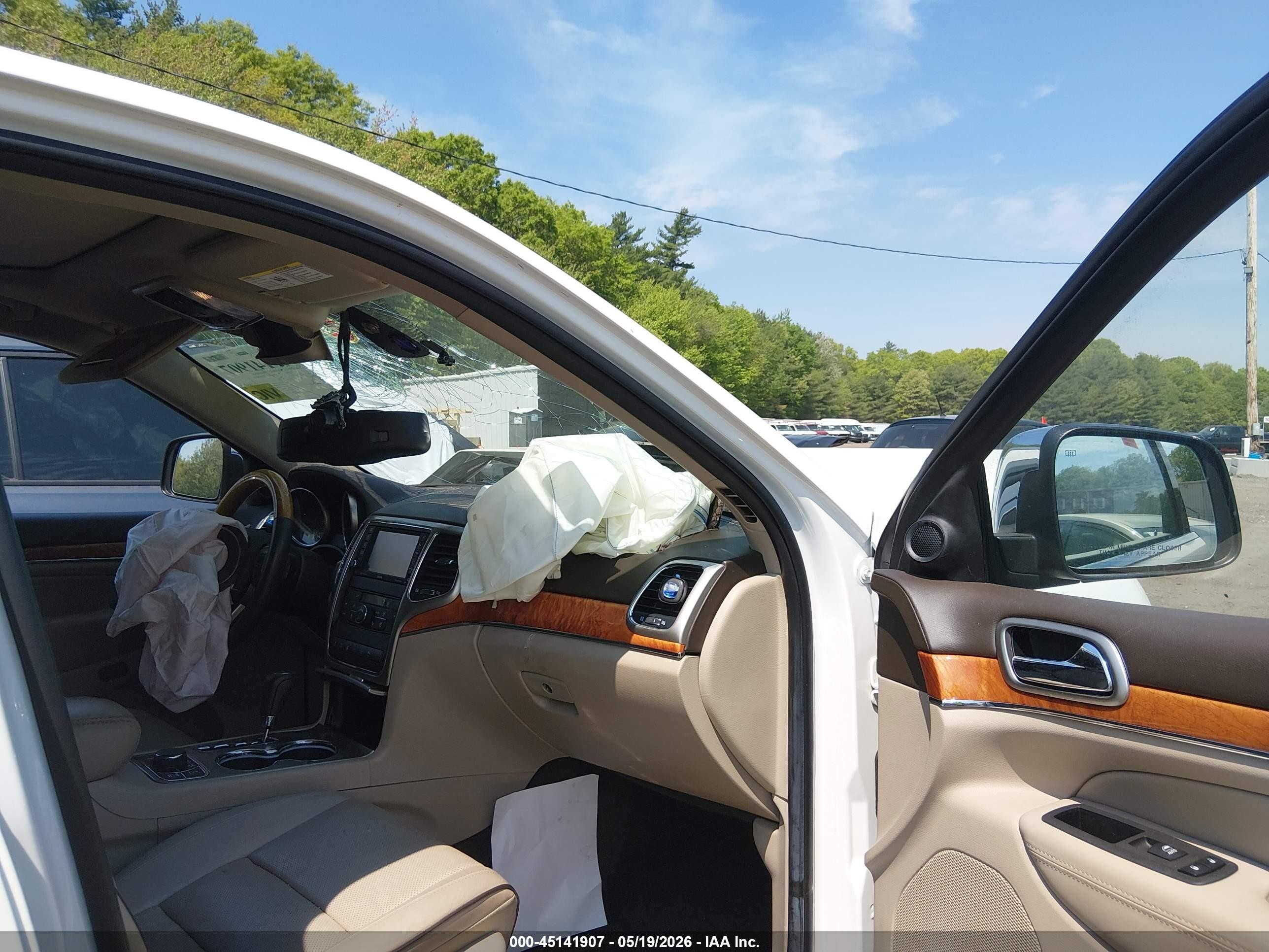2012 Jeep Grand Cherokee Overland White vin: 1C4RJFCT6CC352421