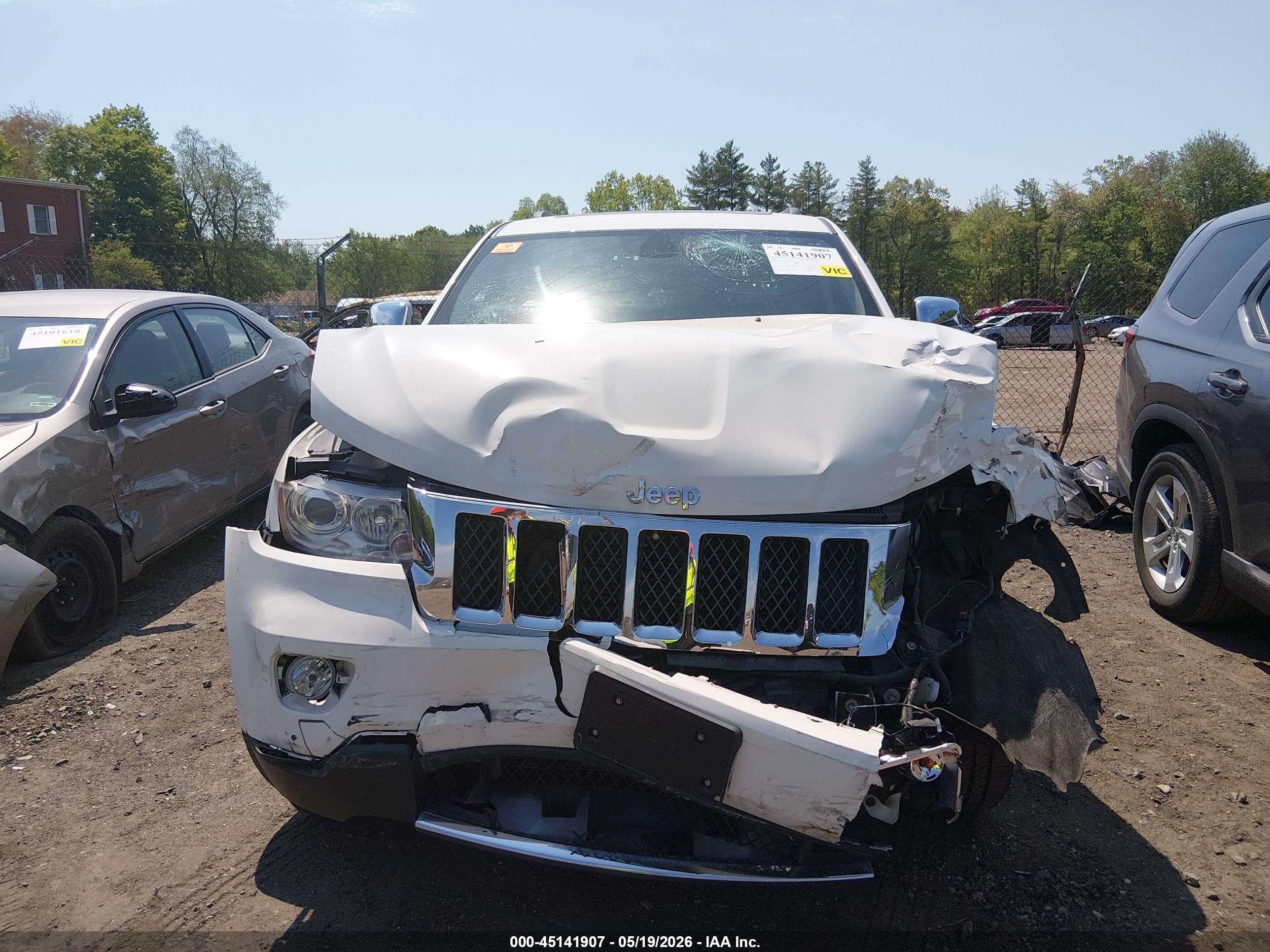2012 Jeep Grand Cherokee Overland White vin: 1C4RJFCT6CC352421
