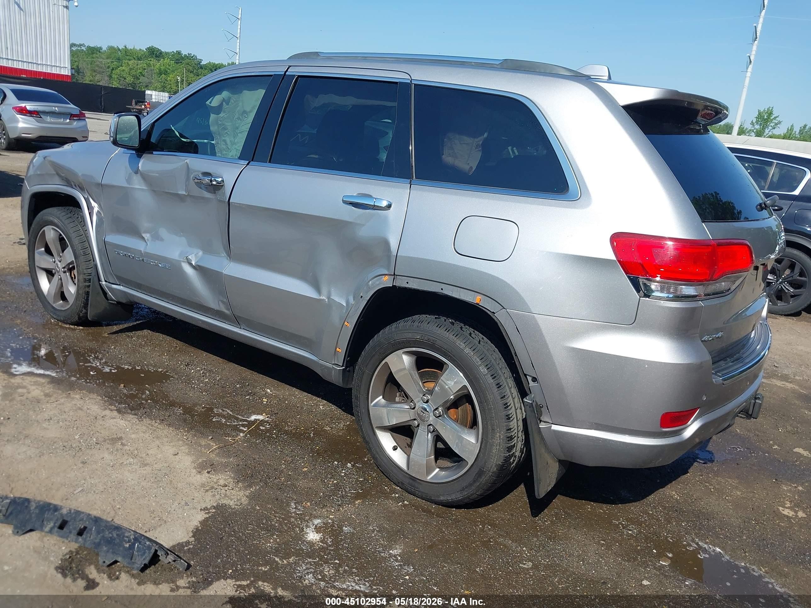 2015 Jeep Grand Cherokee Overland Silver vin: 1C4RJFCT6FC914337