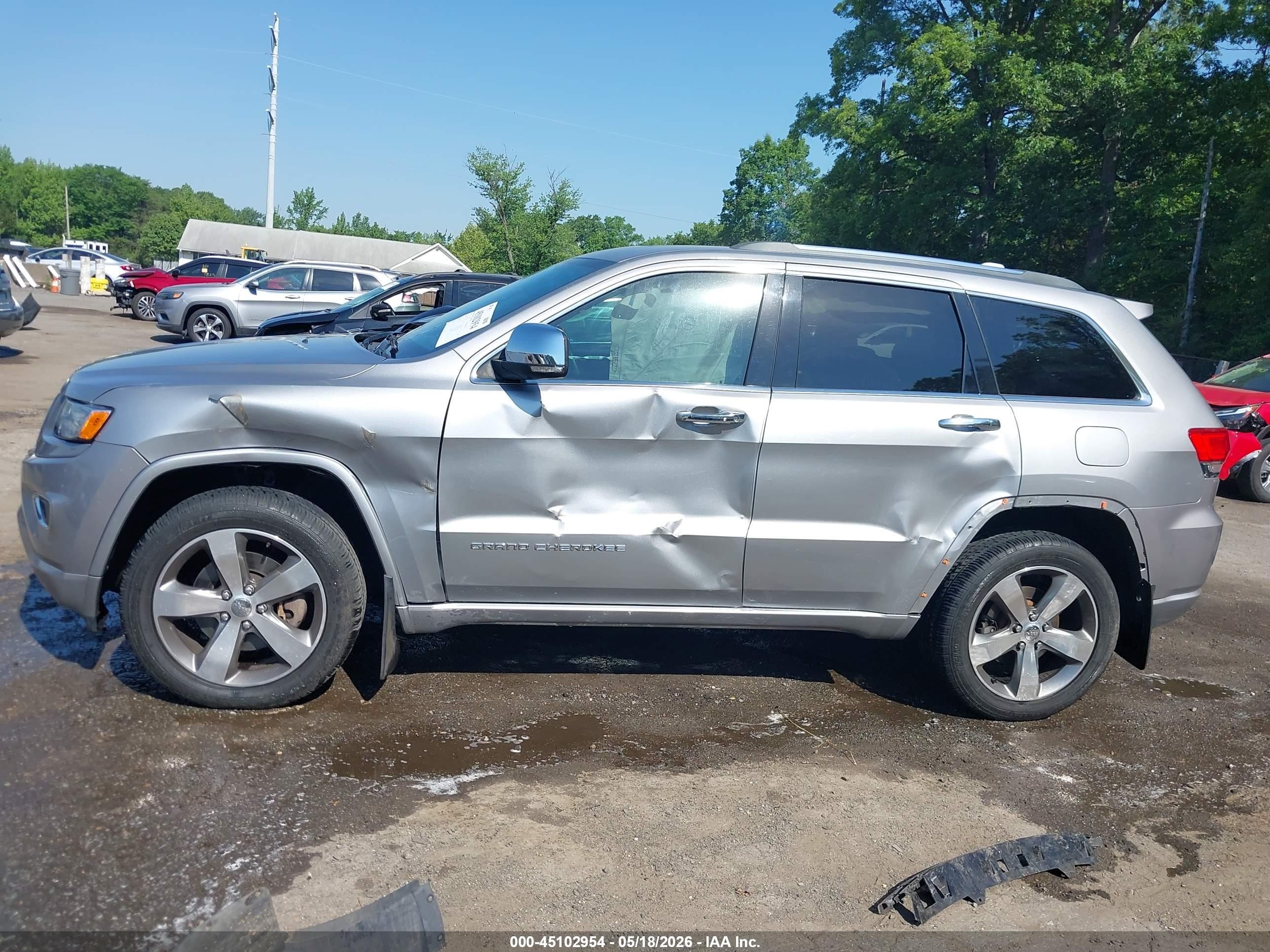 2015 Jeep Grand Cherokee Overland Silver vin: 1C4RJFCT6FC914337