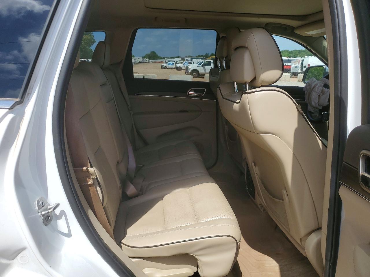 2014 Jeep Grand Cherokee Overland White vin: 1C4RJFCT7EC321360