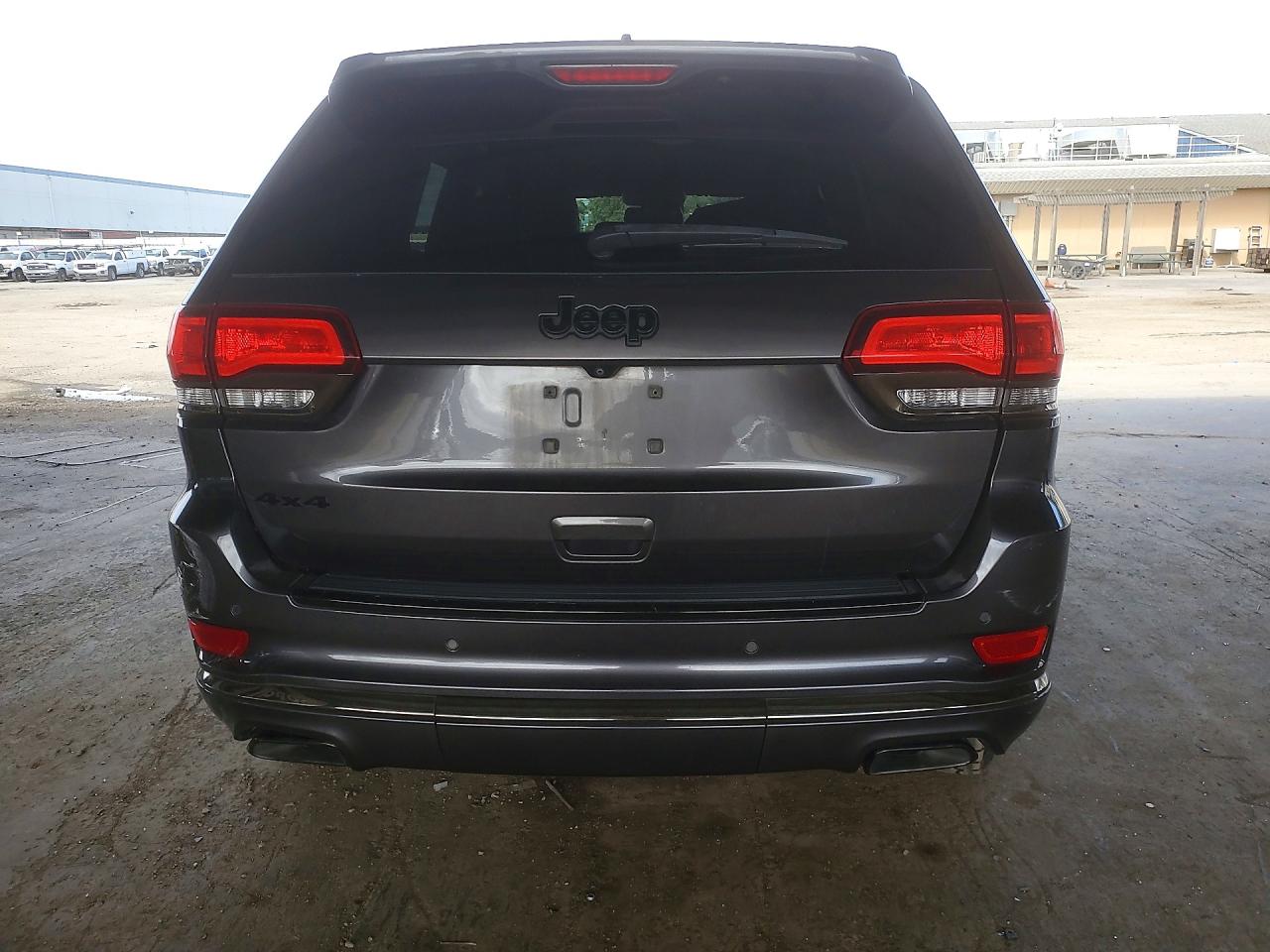 2015 Jeep Grand Cherokee Overland Gray vin: 1C4RJFCT8FC149678