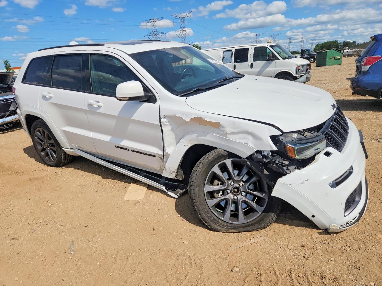 2019 Jeep Grand Cherokee Overland White vin: 1C4RJFCT8KC567765