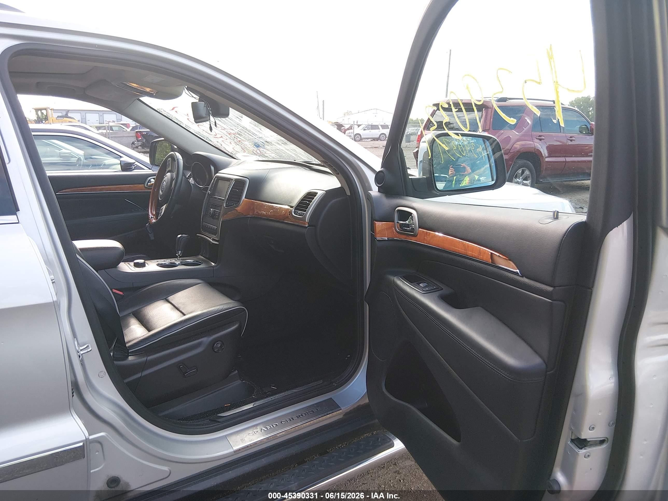 2013 Jeep Grand Cherokee Overland Silver vin: 1C4RJFCT9DC631833