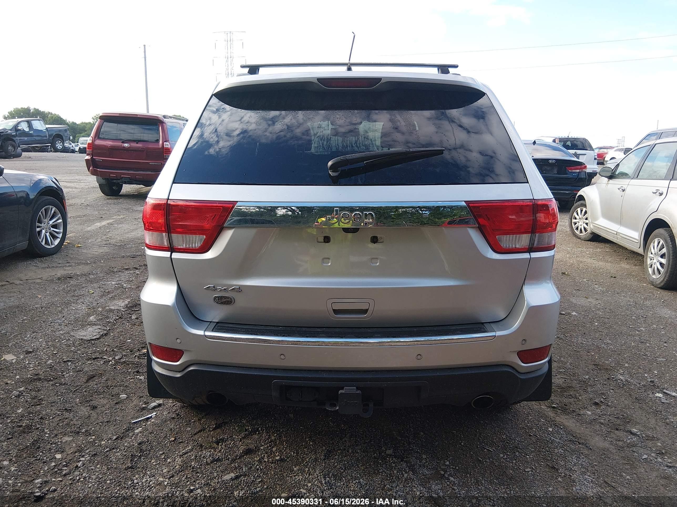 2013 Jeep Grand Cherokee Overland Silver vin: 1C4RJFCT9DC631833