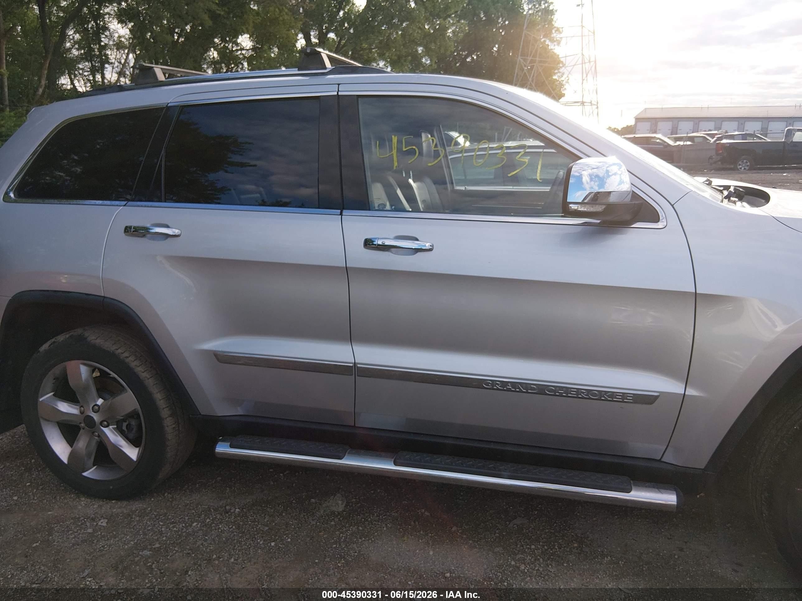 2013 Jeep Grand Cherokee Overland Silver vin: 1C4RJFCT9DC631833