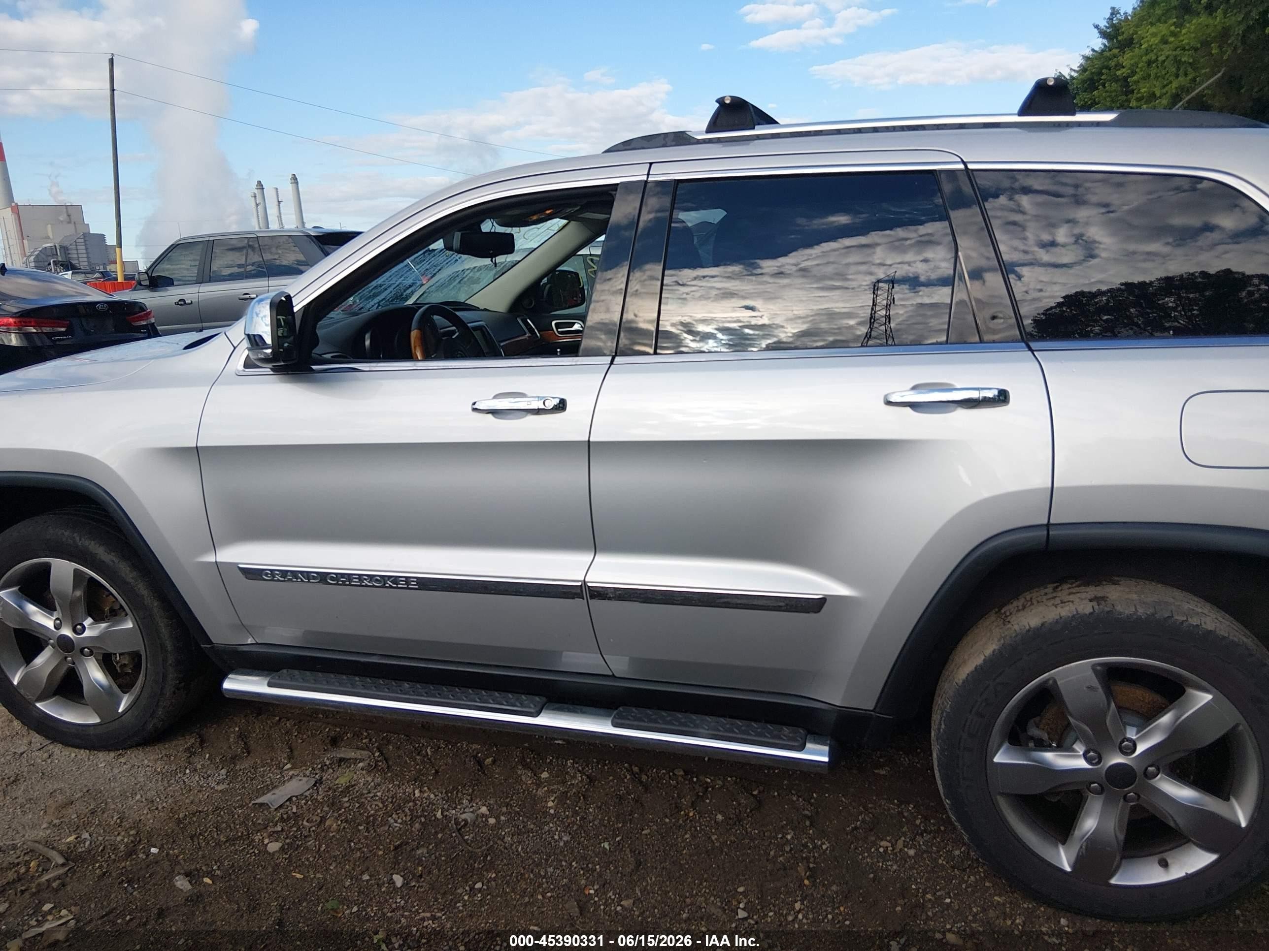 2013 Jeep Grand Cherokee Overland Silver vin: 1C4RJFCT9DC631833