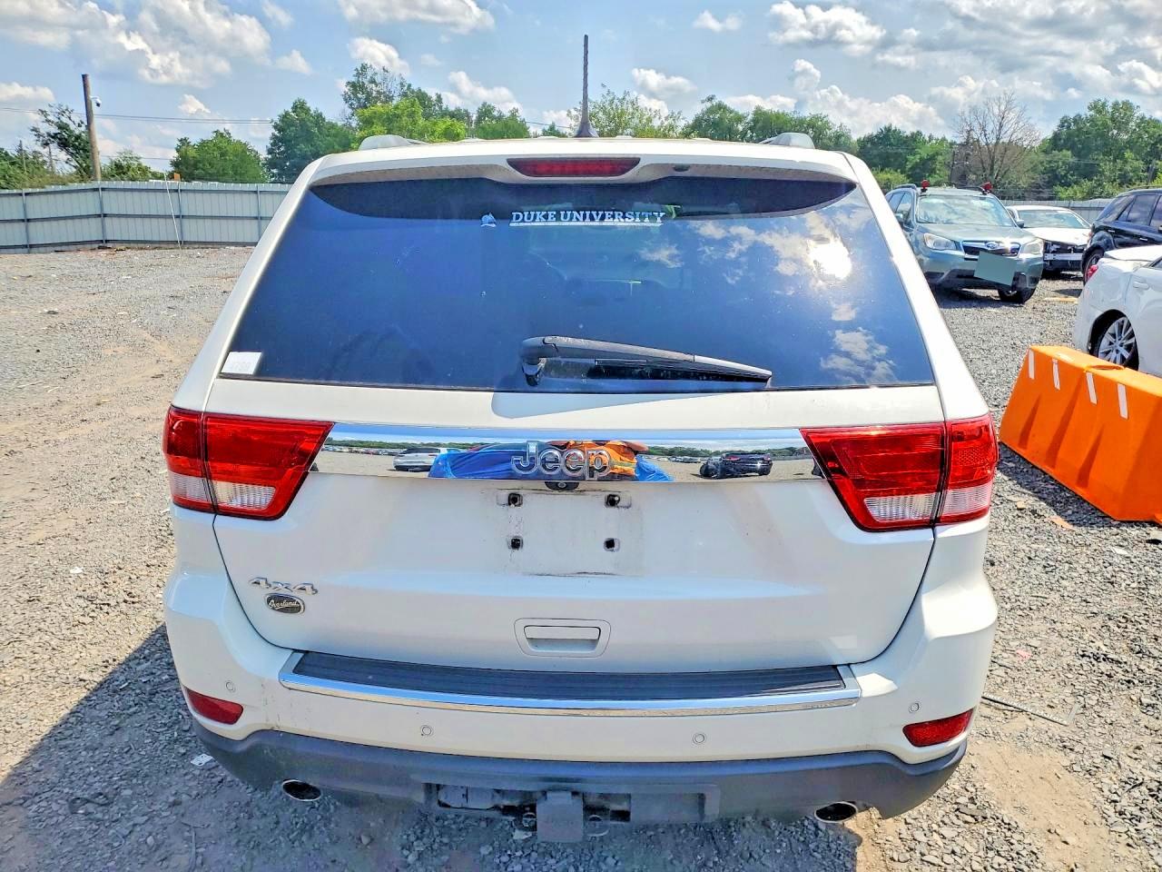 2012 Jeep Grand Cherokee Overland White vin: 1C4RJFCTXCC192110