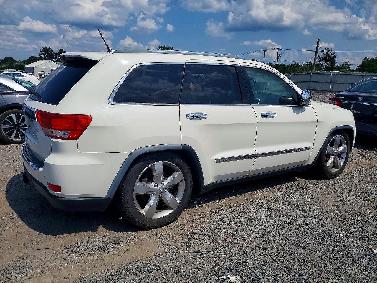 2012 Jeep Grand Cherokee Overland White vin: 1C4RJFCTXCC192110