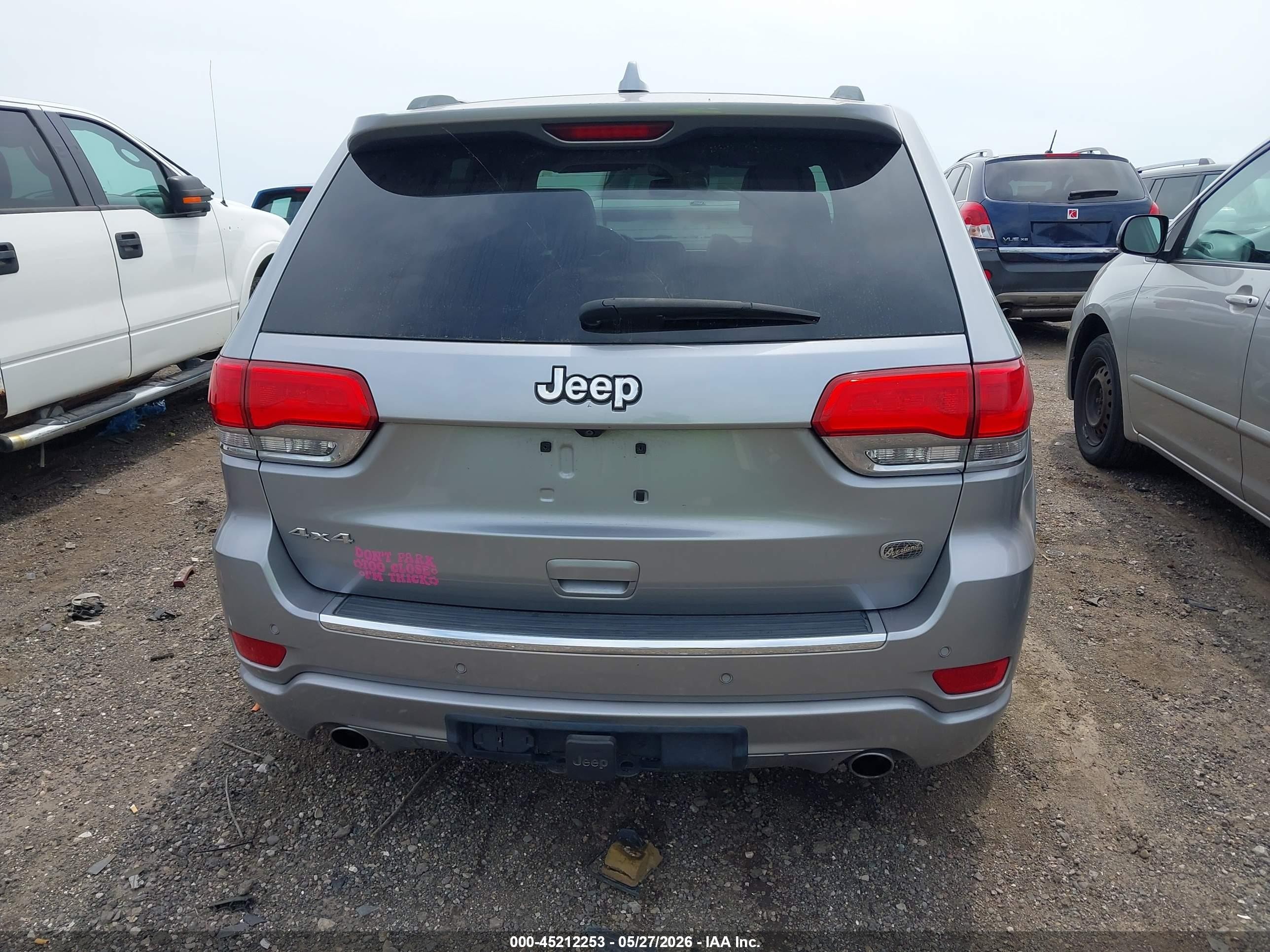 2015 Jeep Grand Cherokee Overland Silver vin: 1C4RJFCTXFC787933