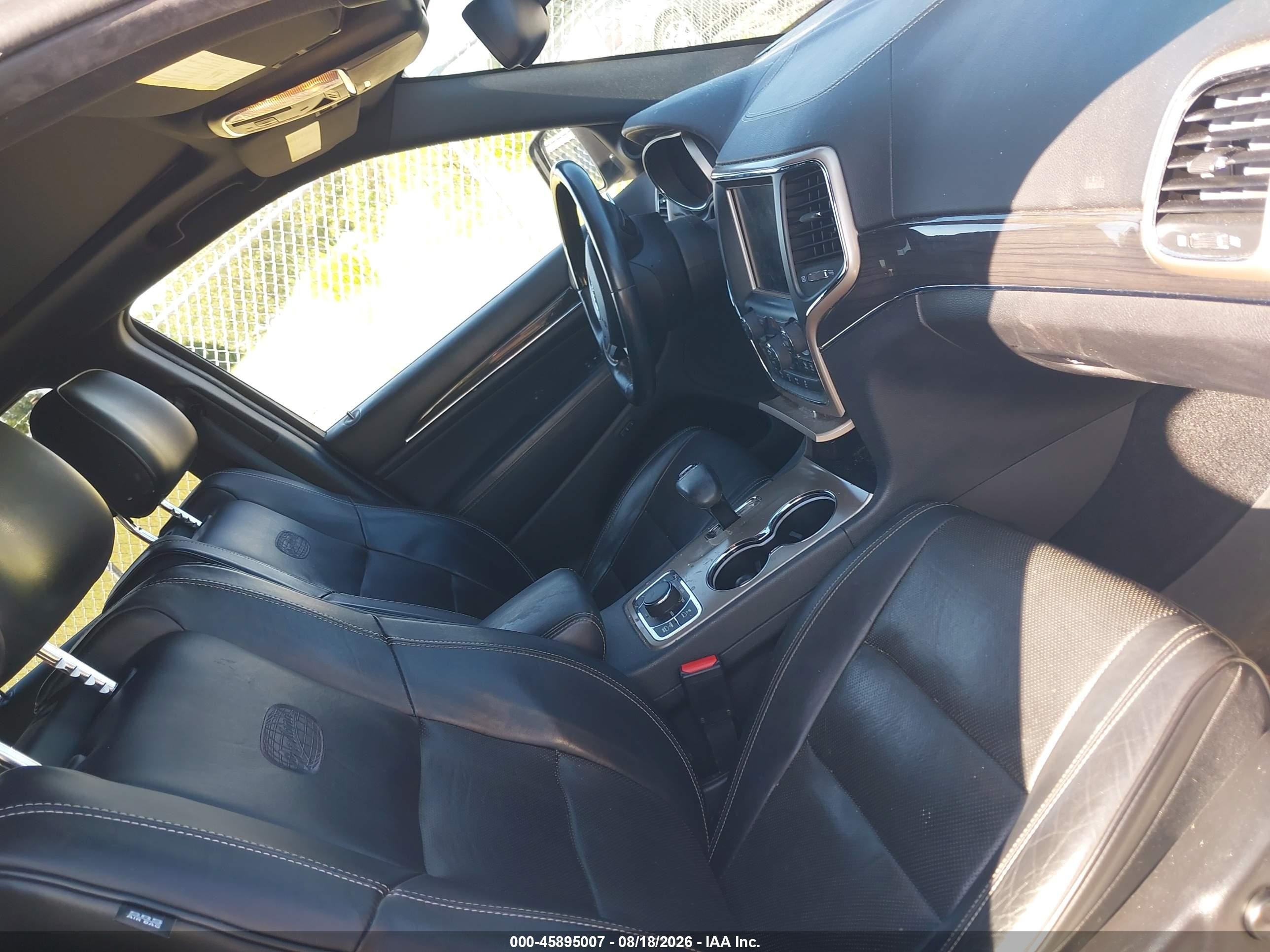 2015 Jeep Grand Cherokee Overland White vin: 1C4RJFCTXFC933232