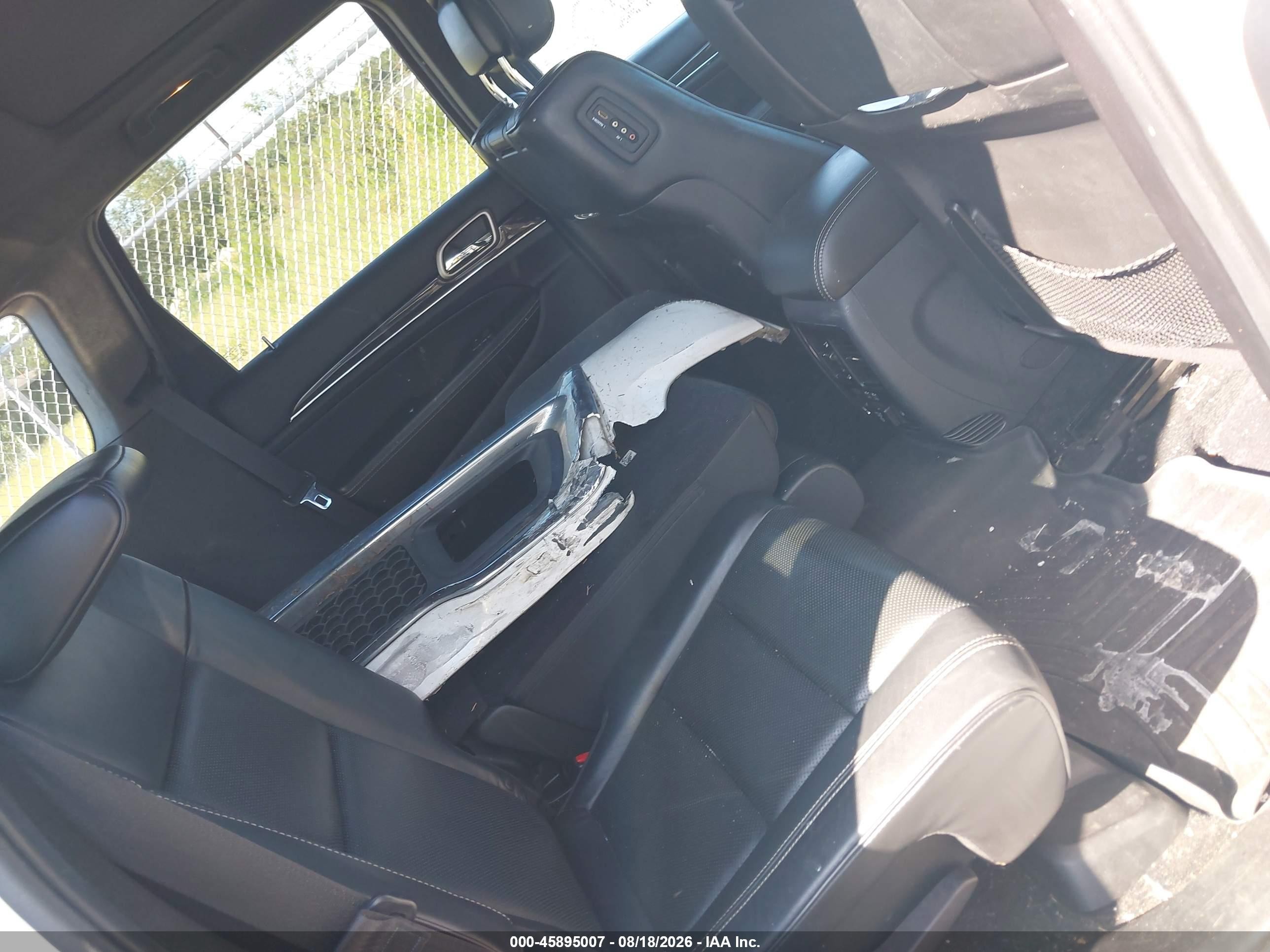 2015 Jeep Grand Cherokee Overland White vin: 1C4RJFCTXFC933232