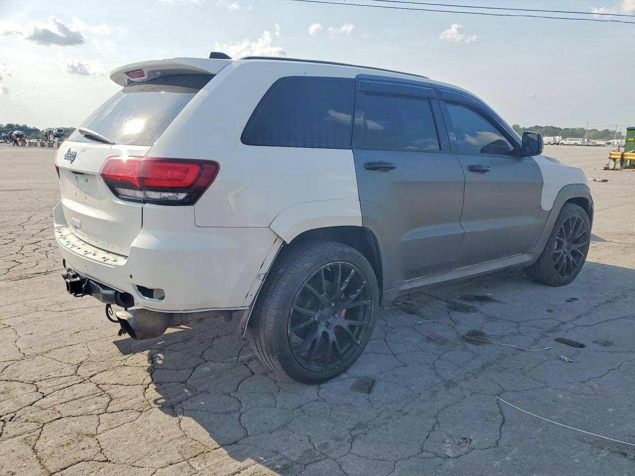 2015 Jeep Grand Cherokee Srt-8 Two Tone vin: 1C4RJFDJ1FC182227