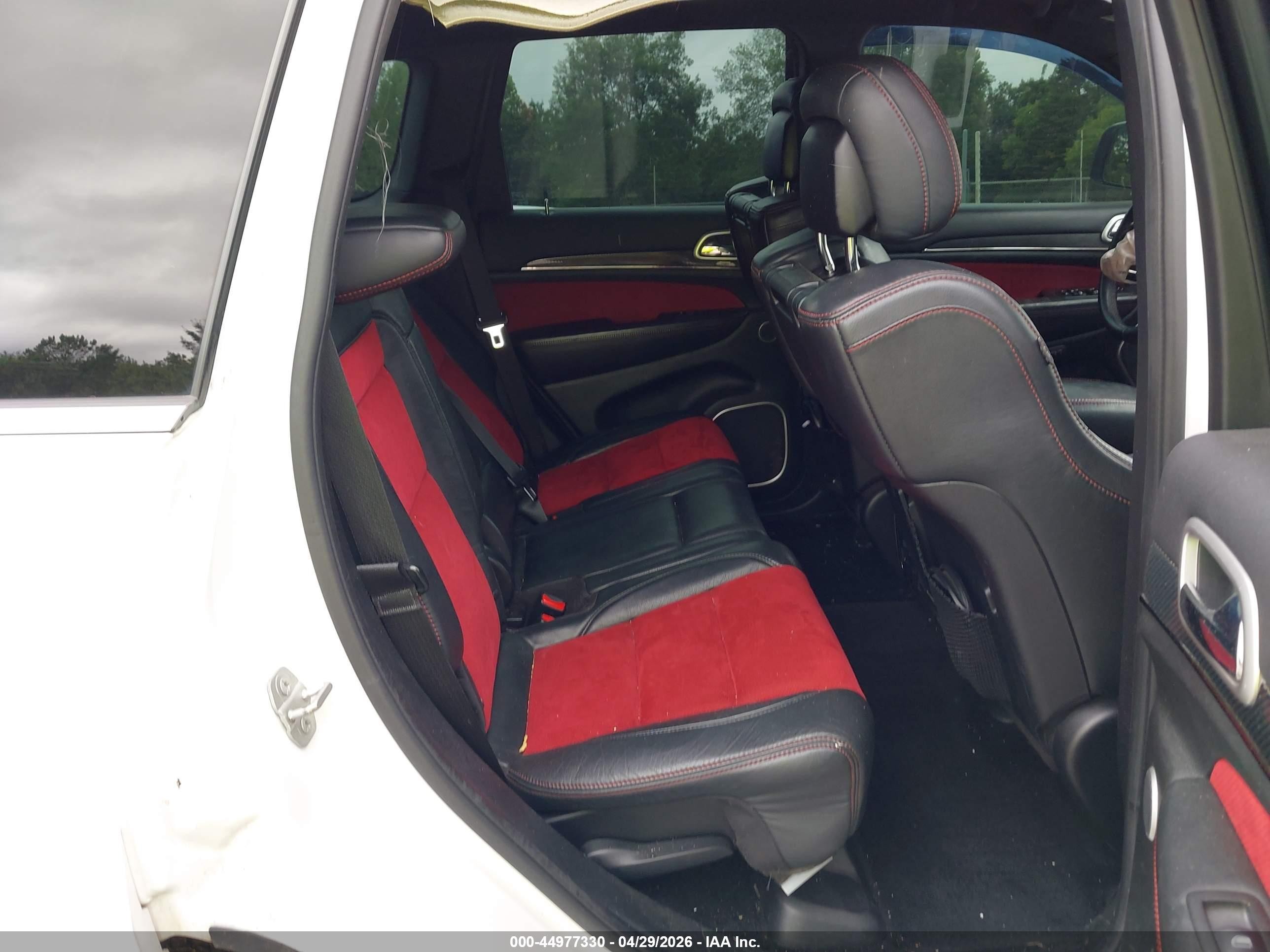 2015 Jeep Grand Cherokee Srt White vin: 1C4RJFDJ1FC683411
