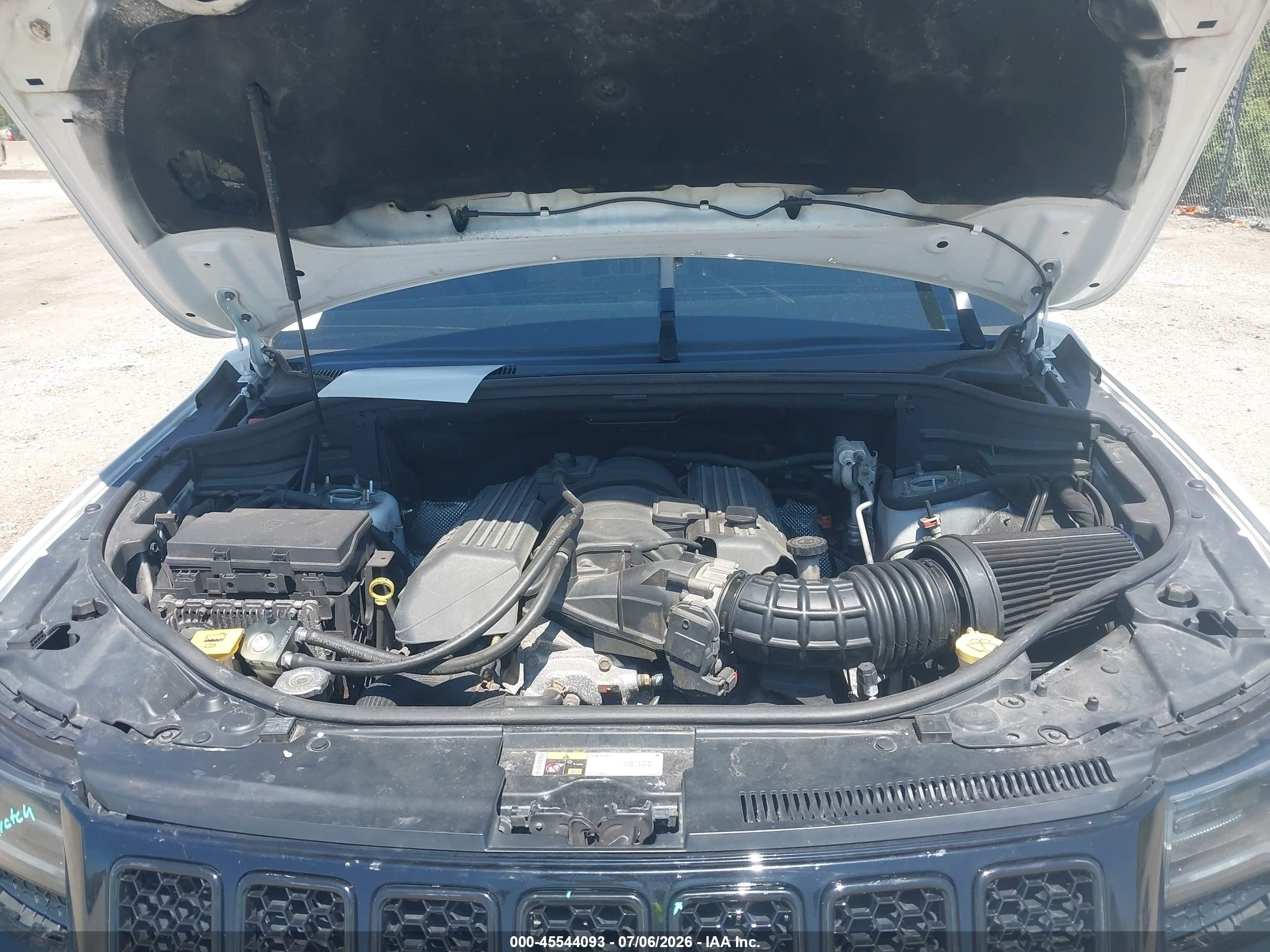 2014 Jeep Grand Cherokee Srt8 White vin: 1C4RJFDJ2EC377171