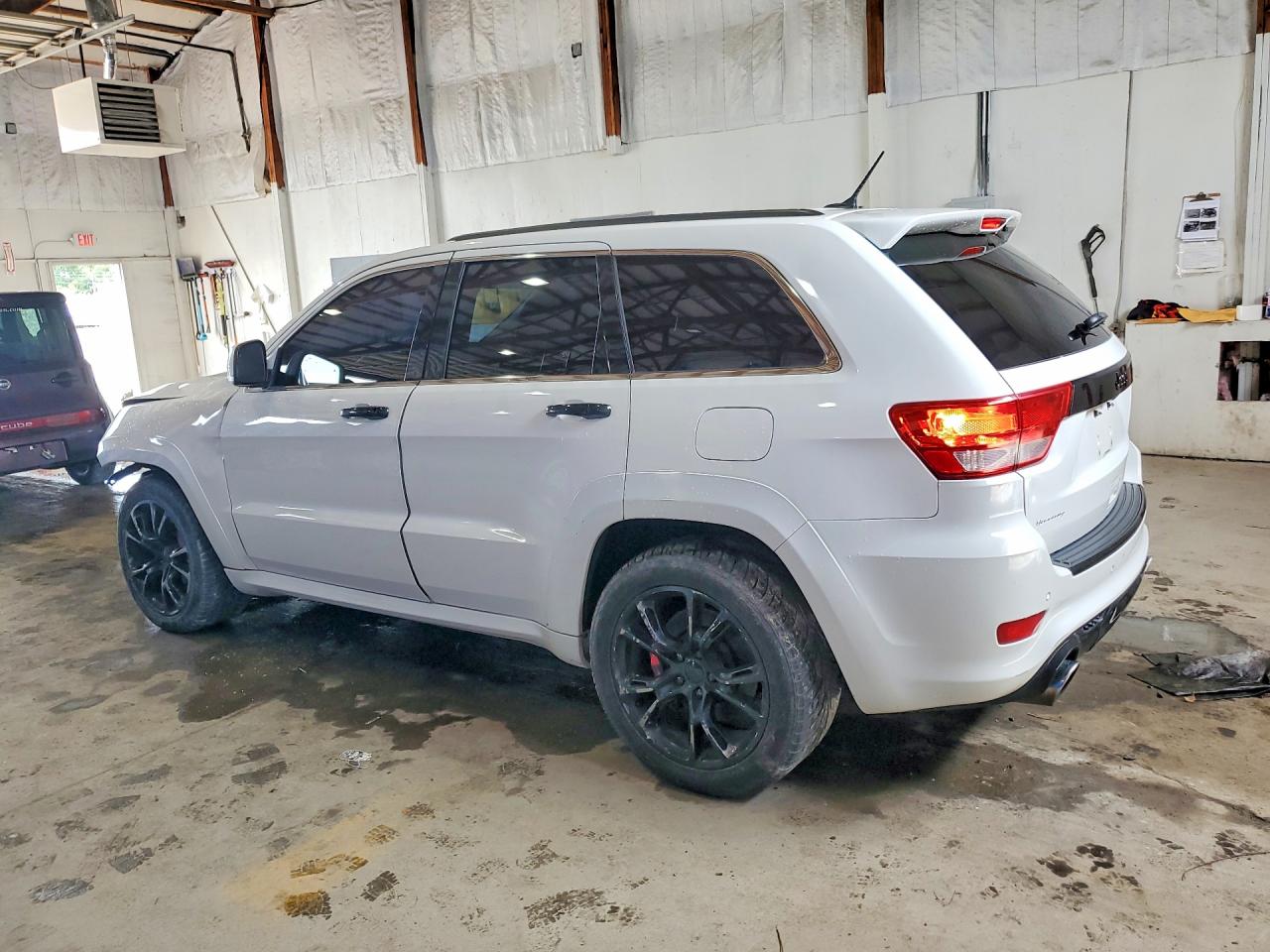 2013 Jeep Grand Cherokee Srt-8 White vin: 1C4RJFDJ5DC603170