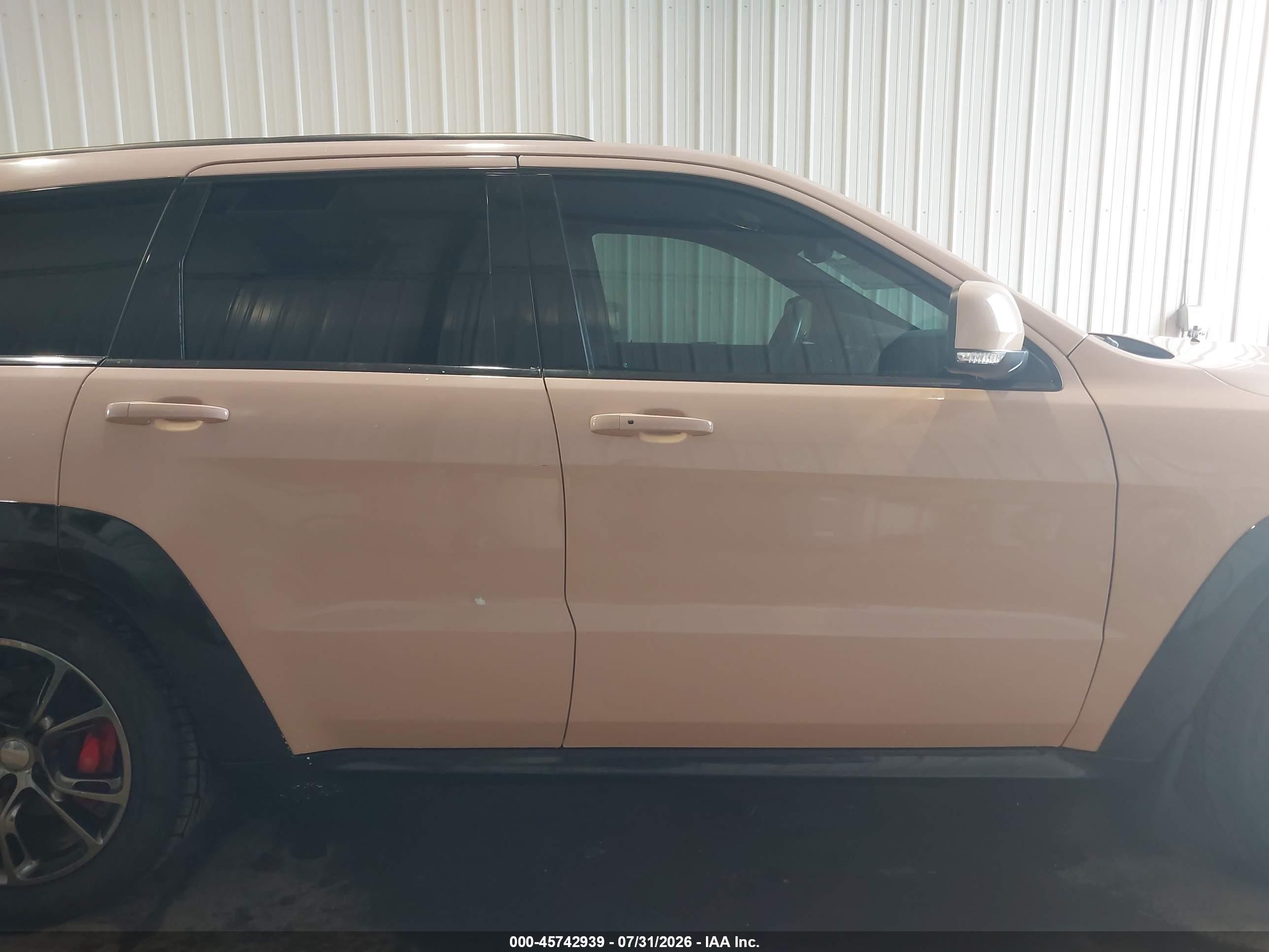 2014 Jeep Grand Cherokee Srt Beige vin: 1C4RJFDJ6EC378923