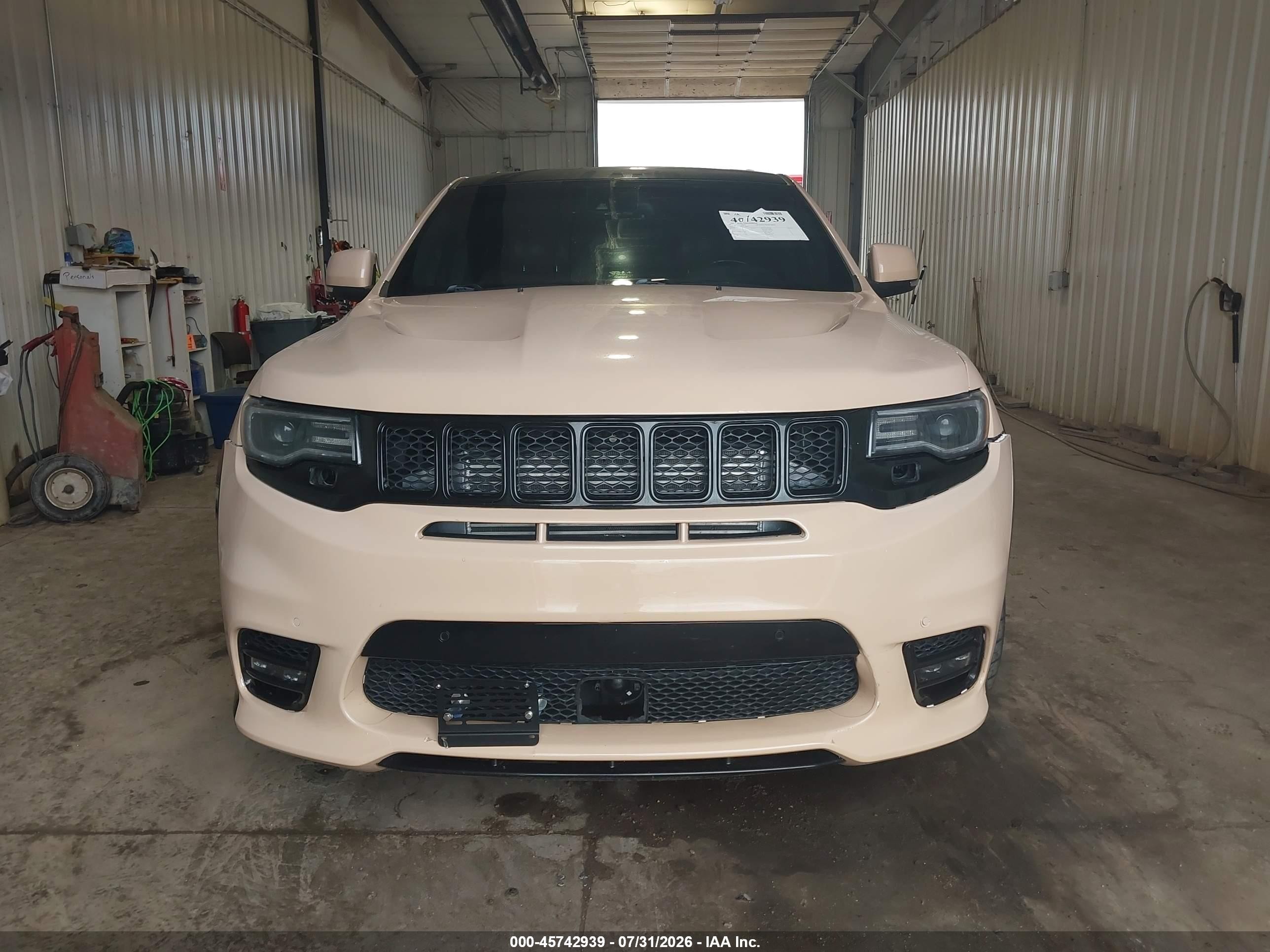 2014 Jeep Grand Cherokee Srt Beige vin: 1C4RJFDJ6EC378923