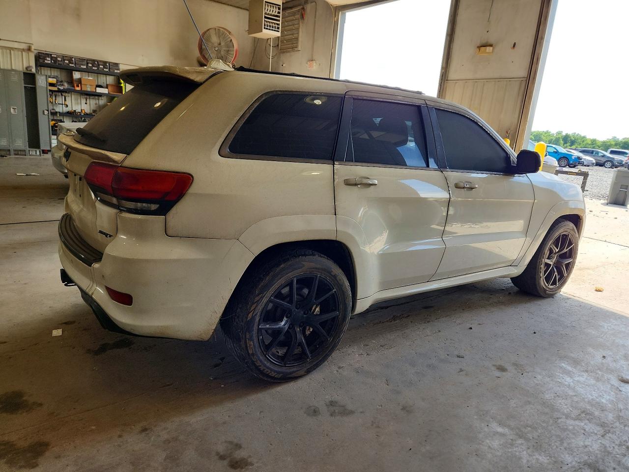 2015 Jeep Grand Cherokee Srt-8 White vin: 1C4RJFDJ6FC855397