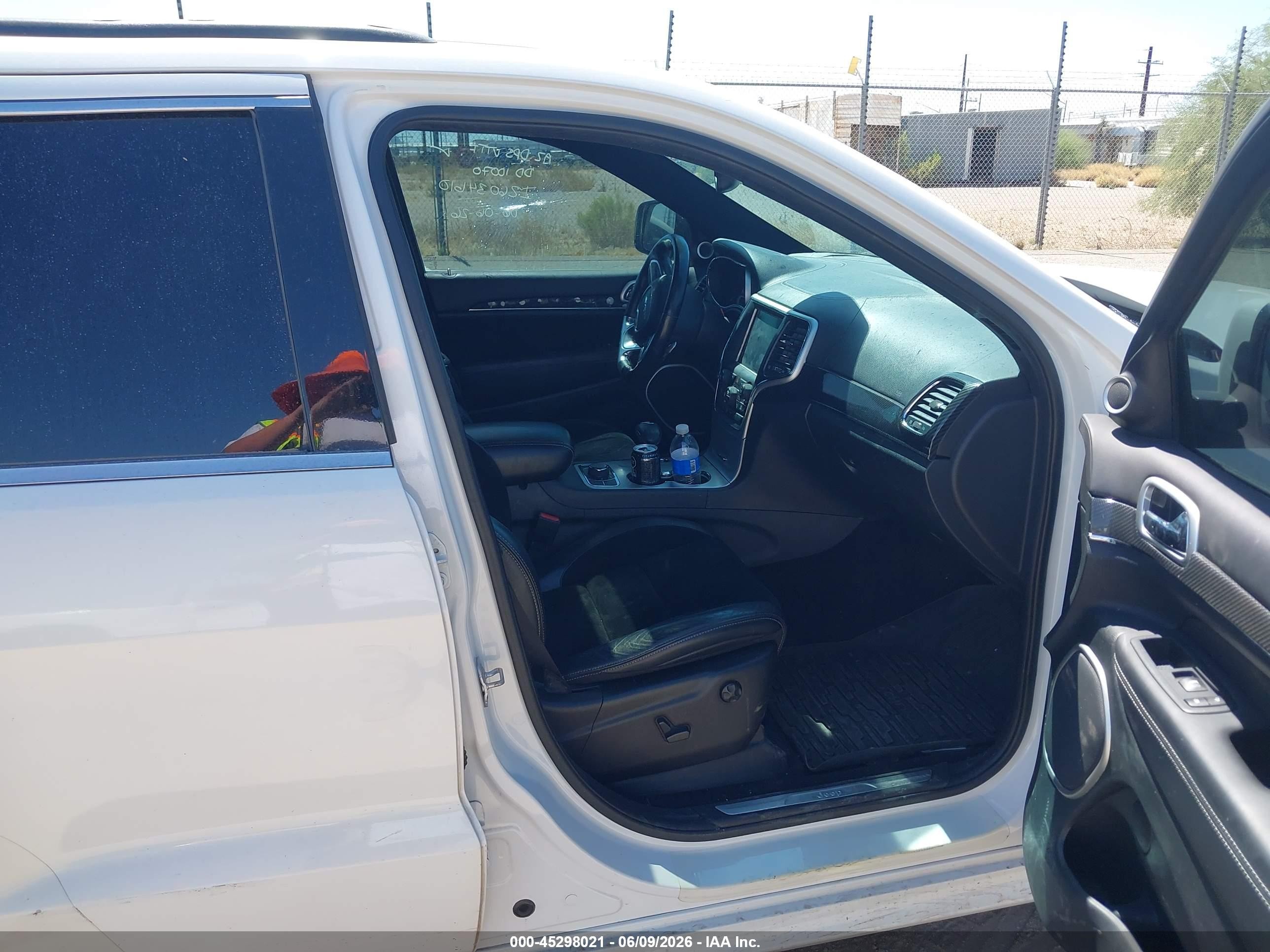 2014 Jeep Grand Cherokee Srt White vin: 1C4RJFDJ7EC540414