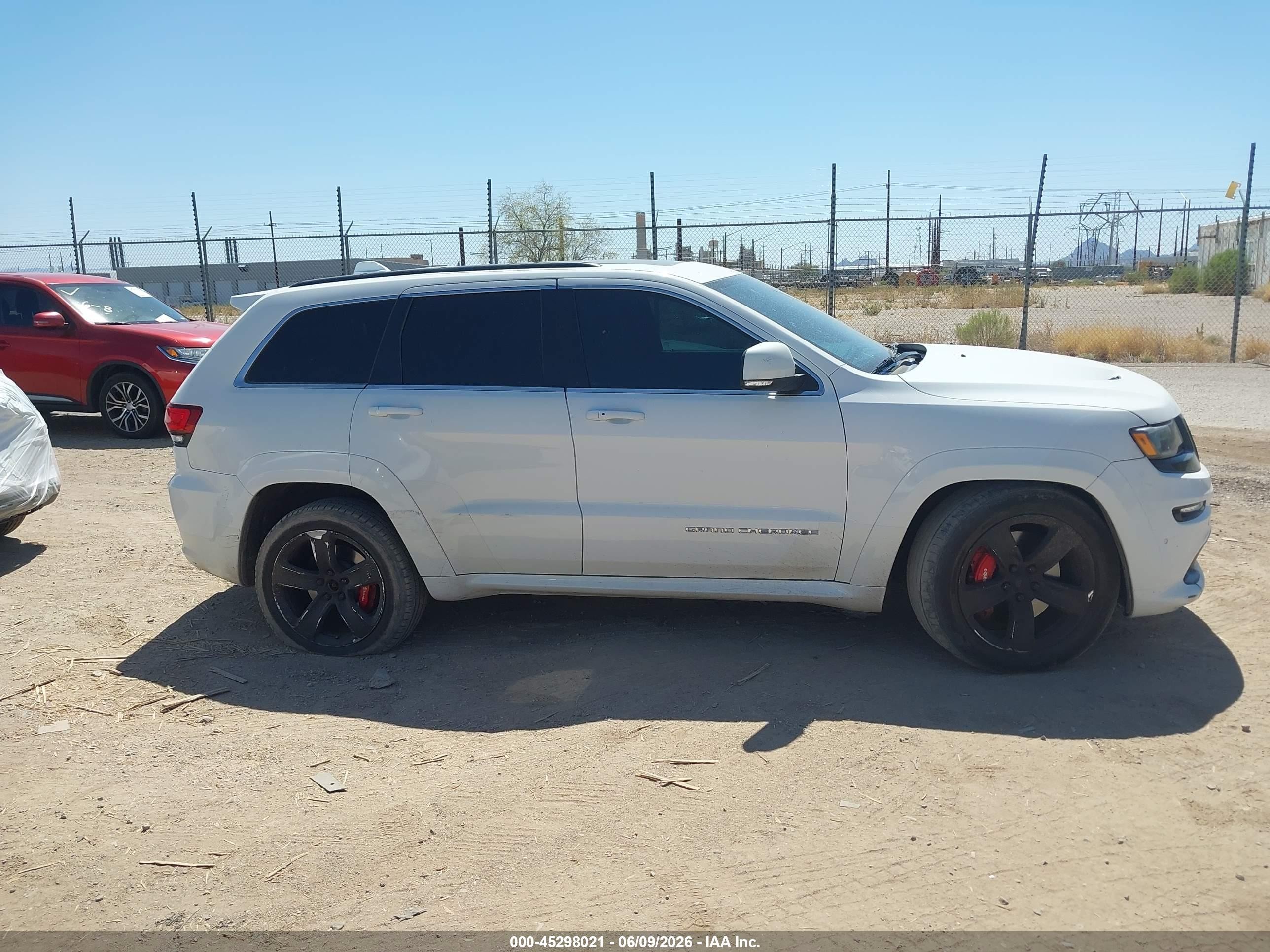 2014 Jeep Grand Cherokee Srt White vin: 1C4RJFDJ7EC540414